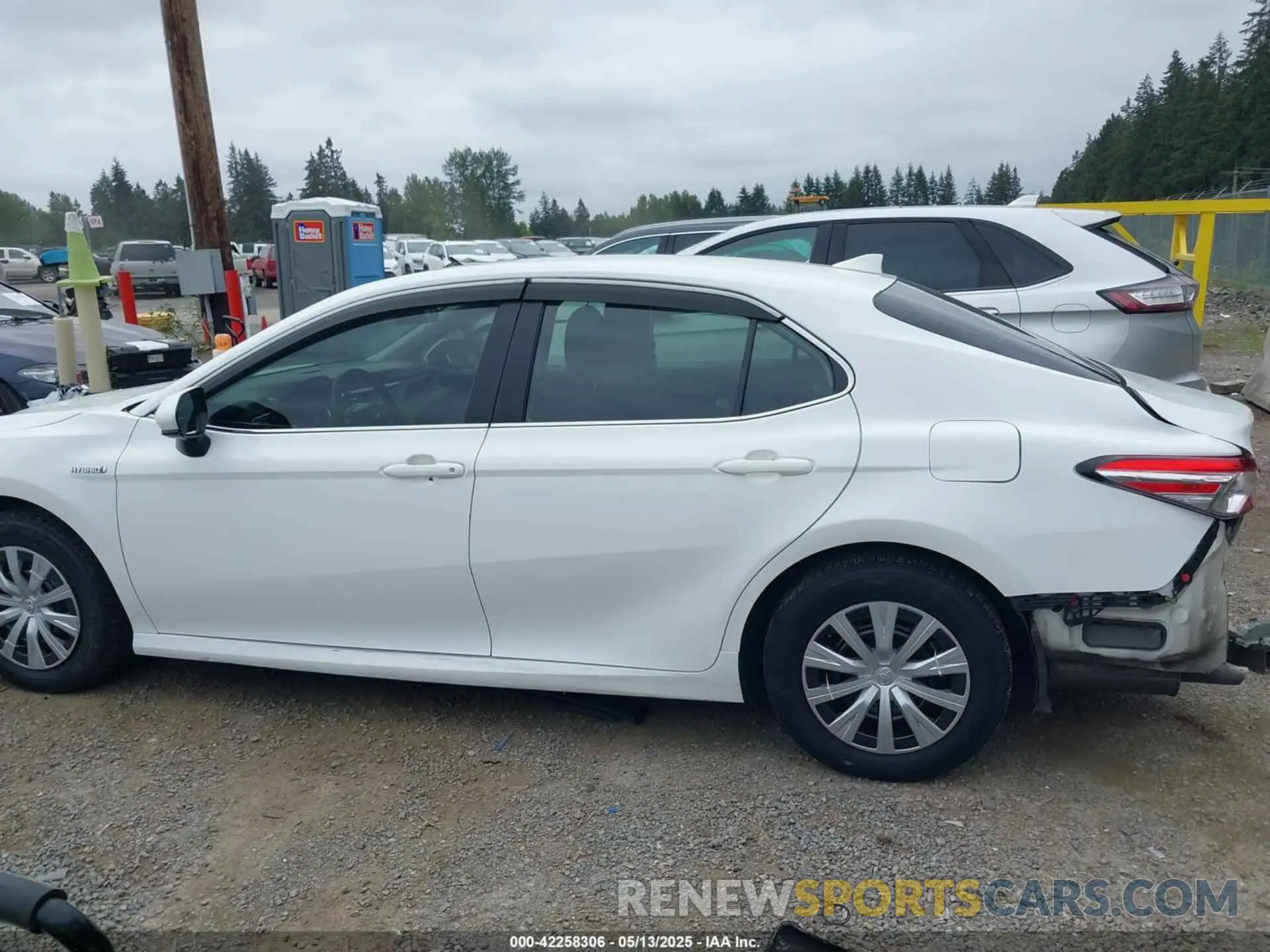 14 Photograph of a damaged car 4T1C31AK7LU018157 TOYOTA CAMRY 2020