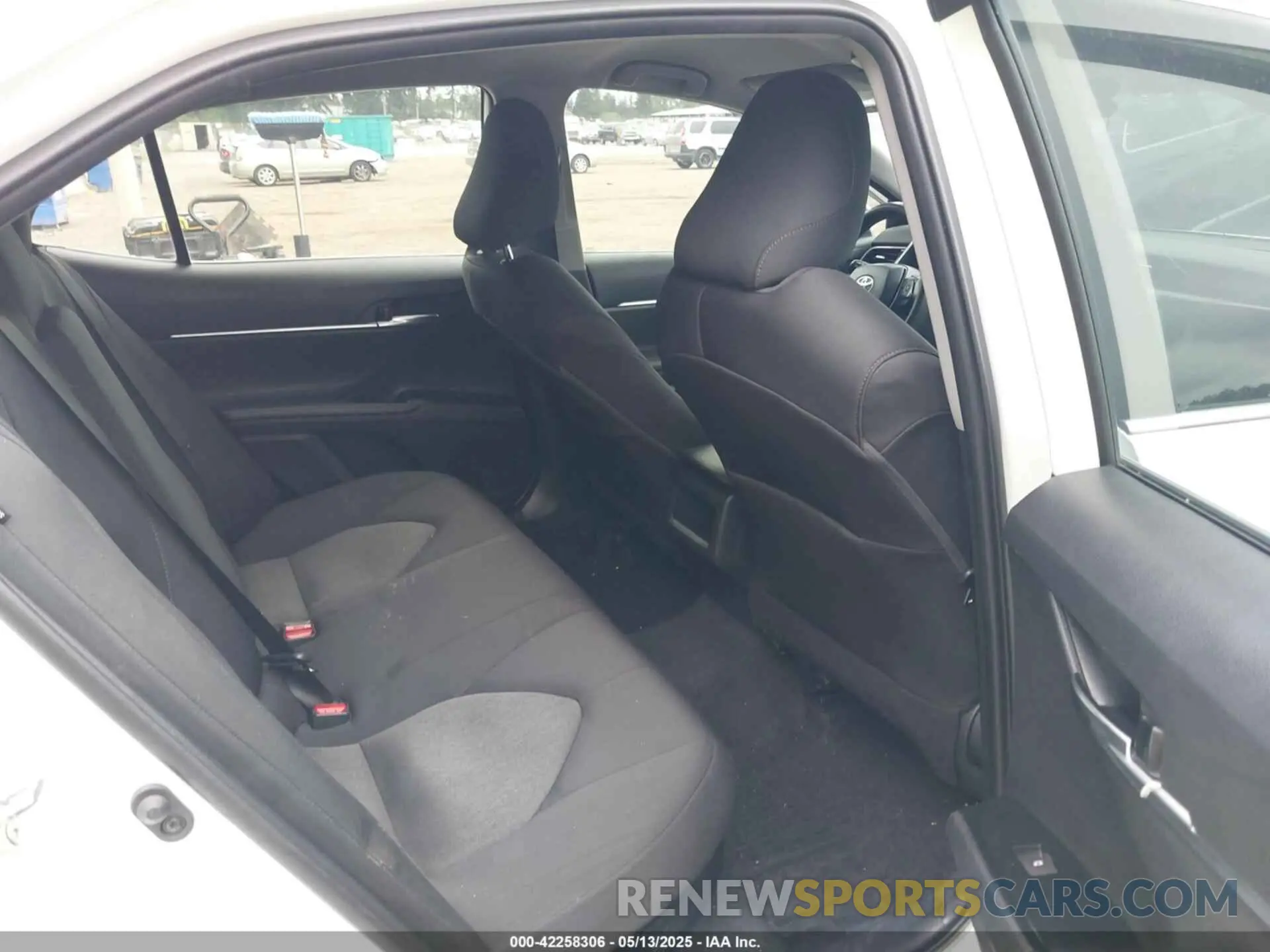 8 Photograph of a damaged car 4T1C31AK7LU018157 TOYOTA CAMRY 2020
