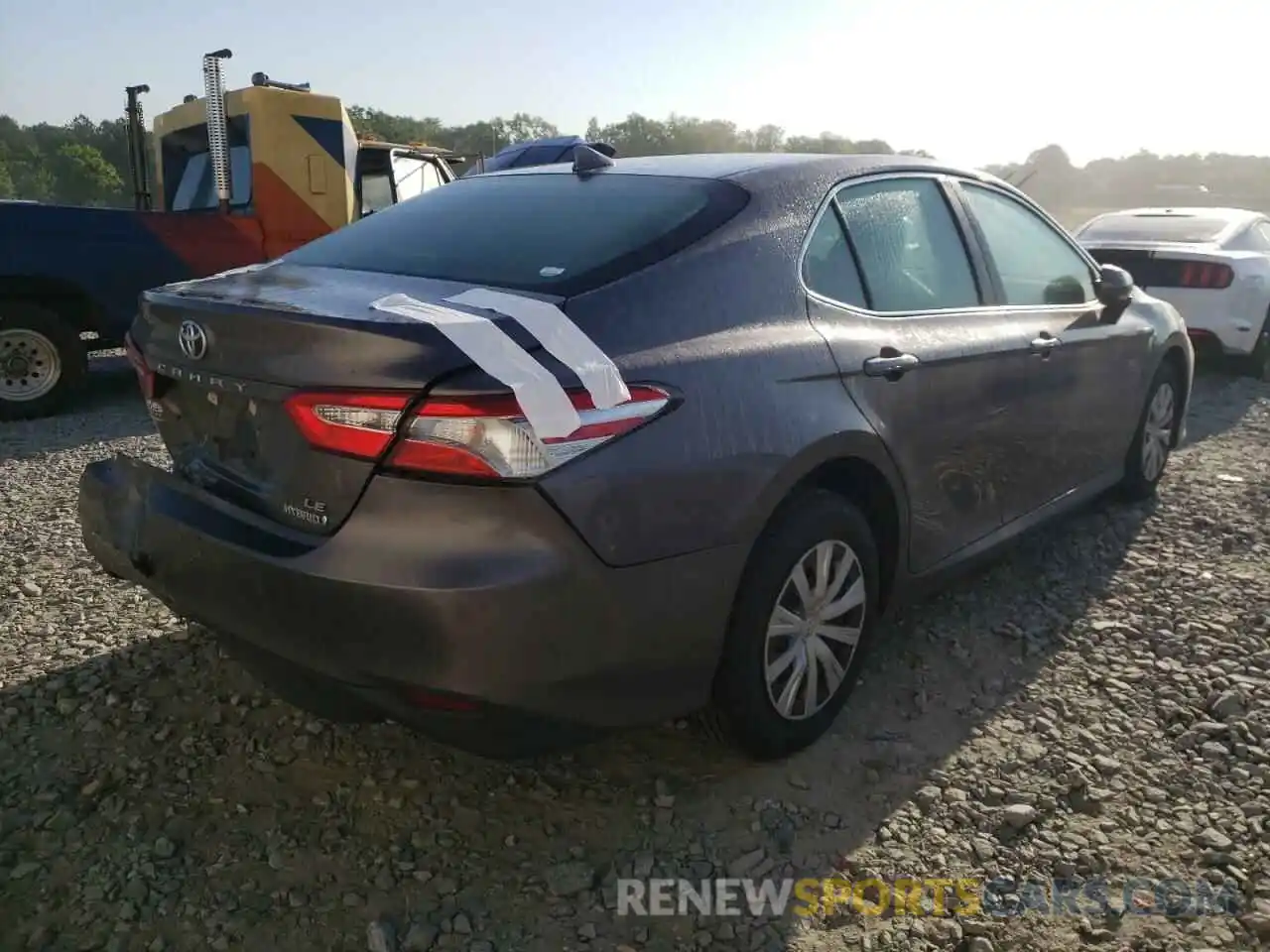 4 Photograph of a damaged car 4T1C31AK7LU535314 TOYOTA CAMRY 2020