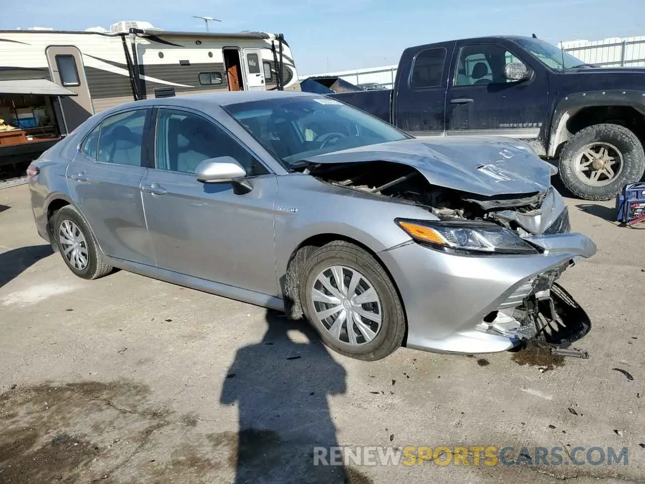 4 Photograph of a damaged car 4T1C31AK7LU538276 TOYOTA CAMRY 2020