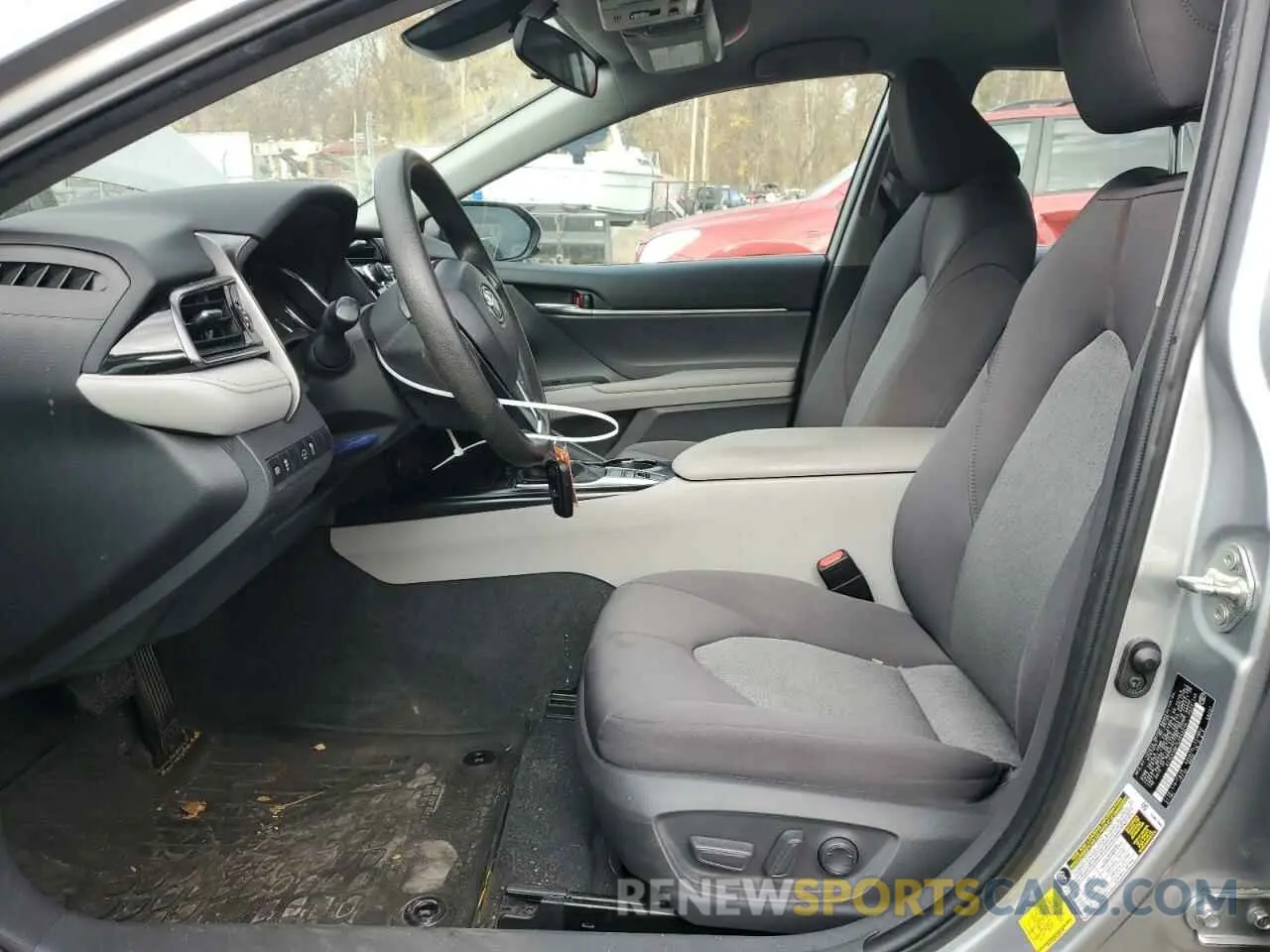 7 Photograph of a damaged car 4T1C31AK7LU542215 TOYOTA CAMRY 2020