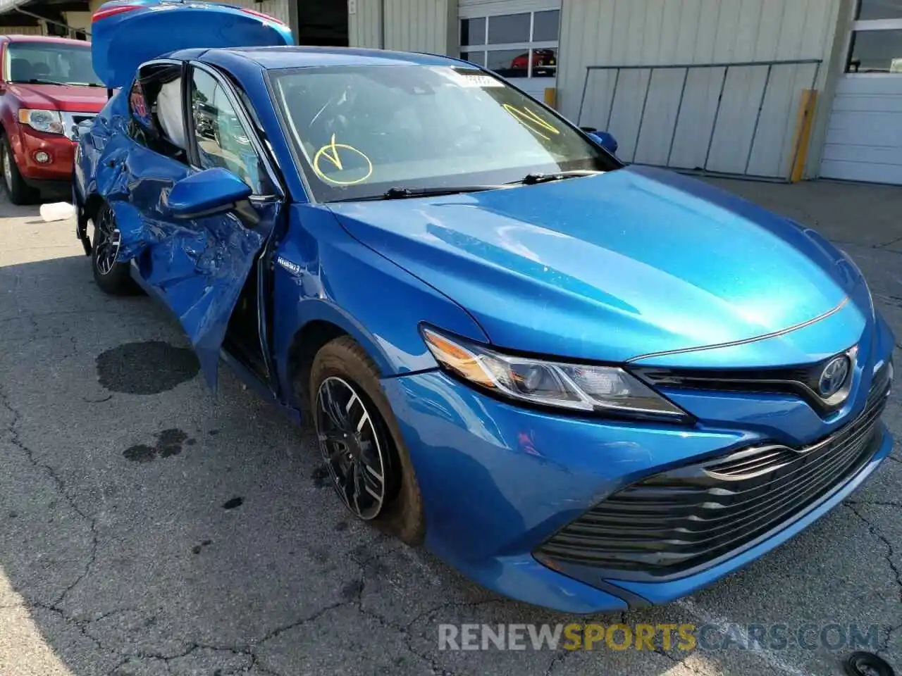 1 Photograph of a damaged car 4T1C31AK8LU010214 TOYOTA CAMRY 2020