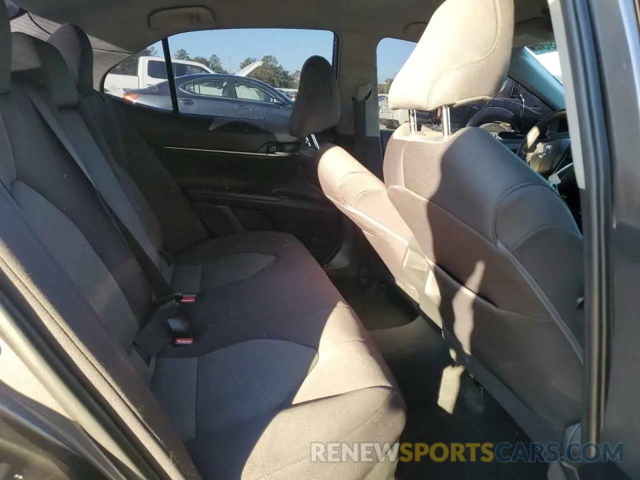 10 Photograph of a damaged car 4T1C31AK8LU013999 TOYOTA CAMRY 2020