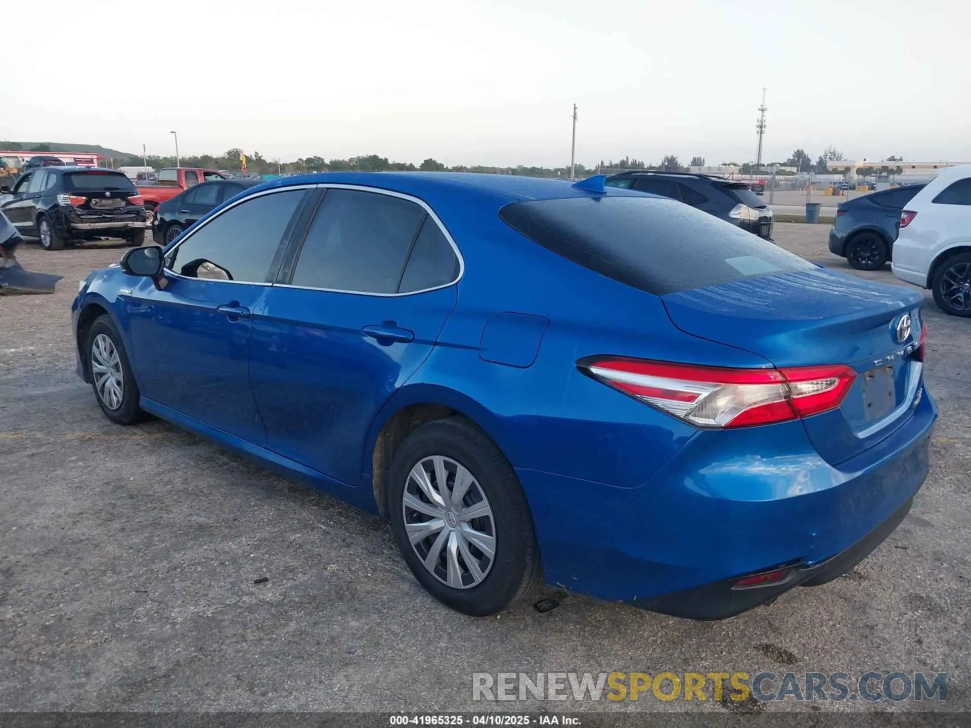 3 Photograph of a damaged car 4T1C31AK9LU016815 TOYOTA CAMRY 2020