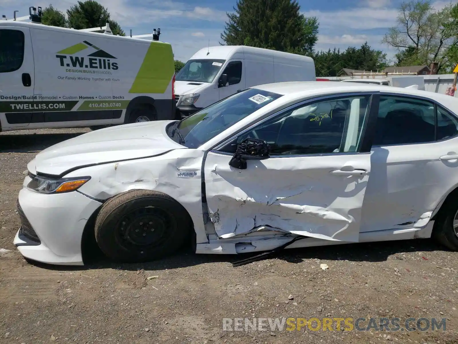 9 Photograph of a damaged car 4T1C31AK9LU018385 TOYOTA CAMRY 2020