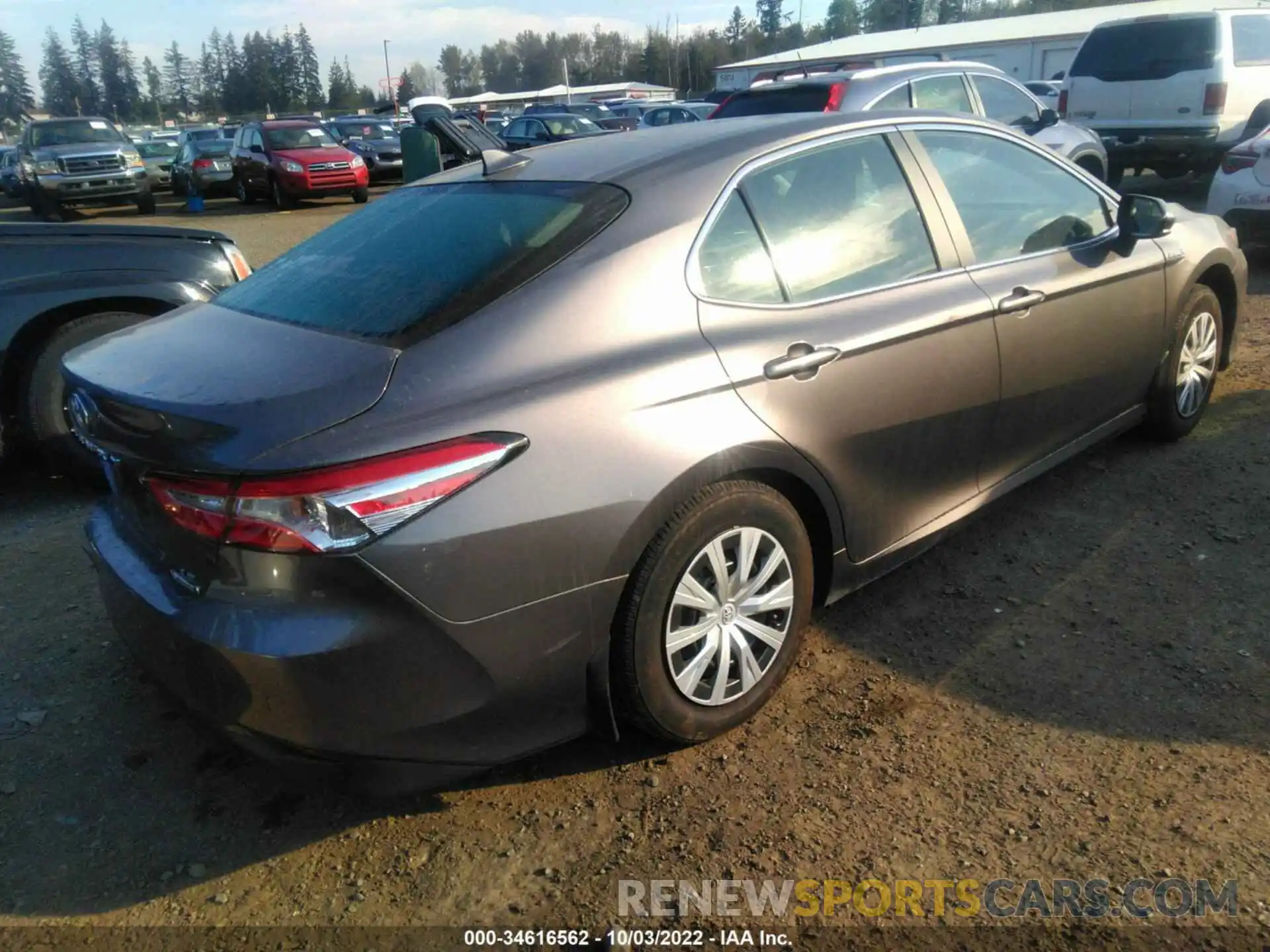 4 Photograph of a damaged car 4T1C31AK9LU526419 TOYOTA CAMRY 2020