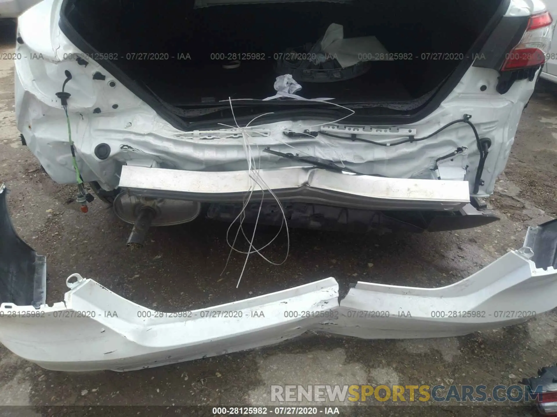 6 Photograph of a damaged car 4T1C31AK9LU533600 TOYOTA CAMRY 2020