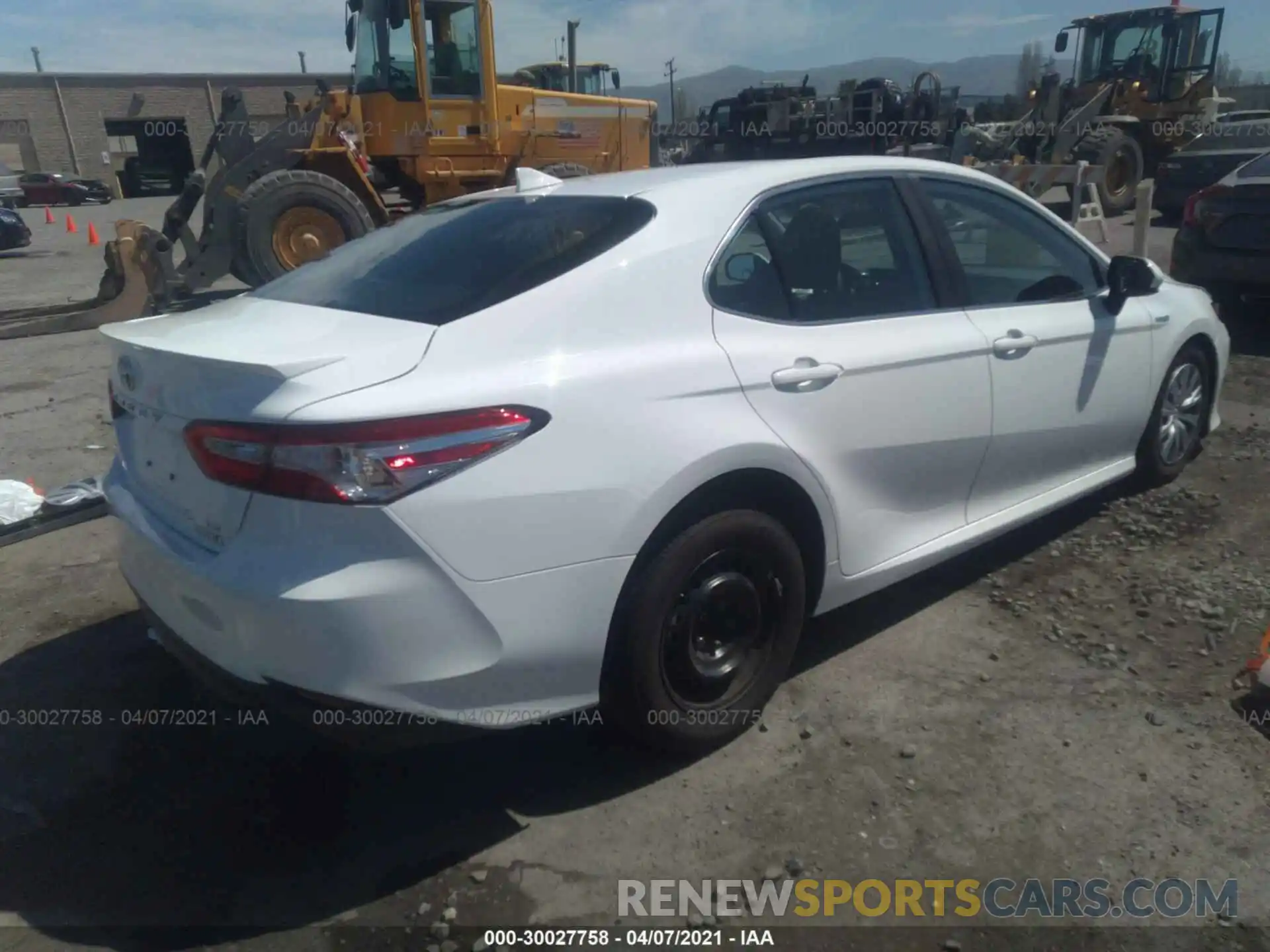 4 Photograph of a damaged car 4T1C31AK9LU536030 TOYOTA CAMRY 2020