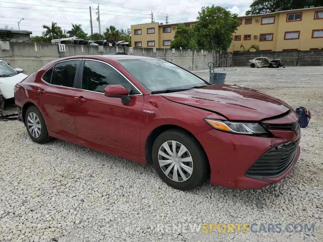 4 Photograph of a damaged car 4T1C31AK9LU541387 TOYOTA CAMRY 2020