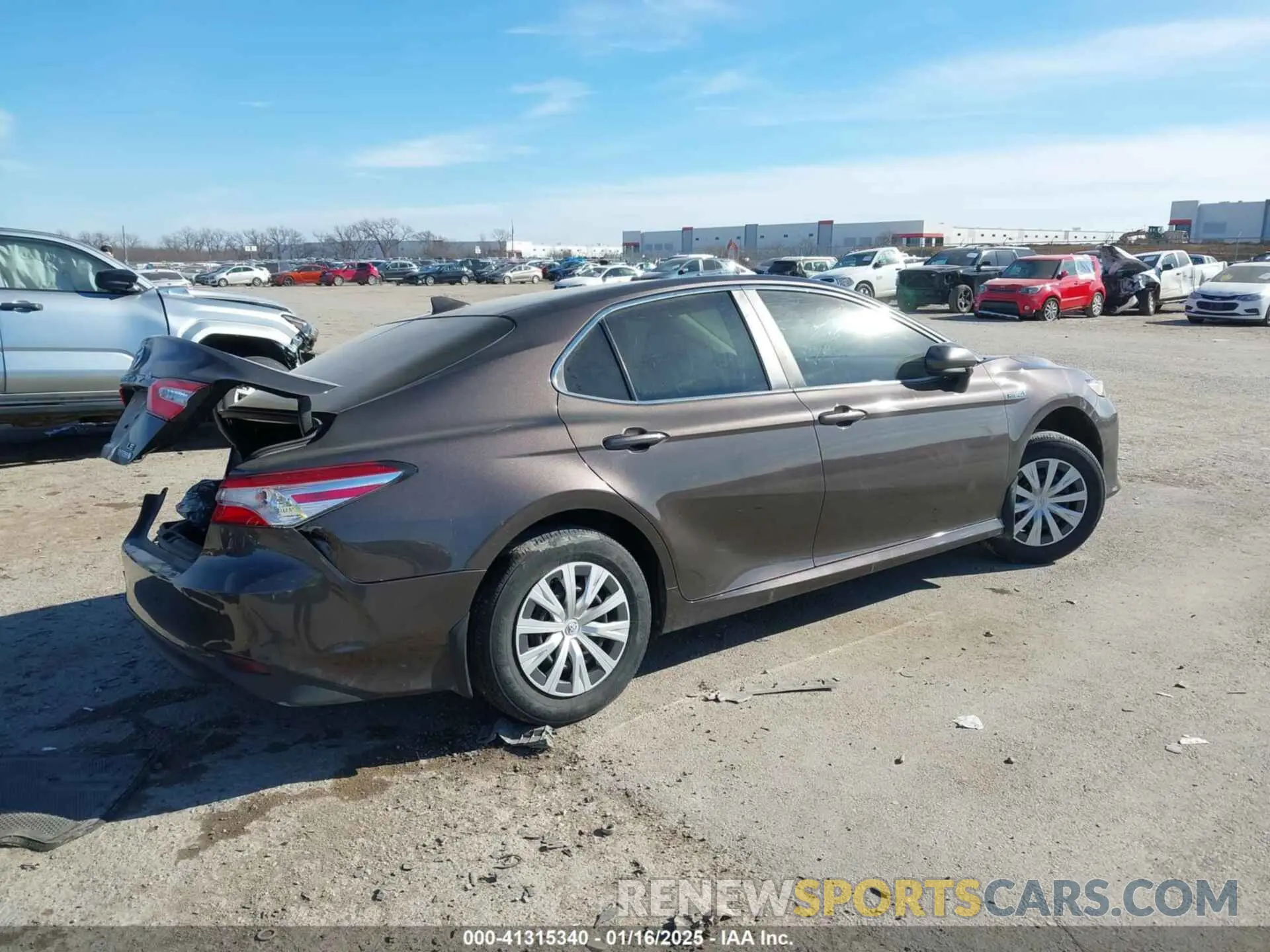 4 Photograph of a damaged car 4T1C31AKXLU011400 TOYOTA CAMRY 2020