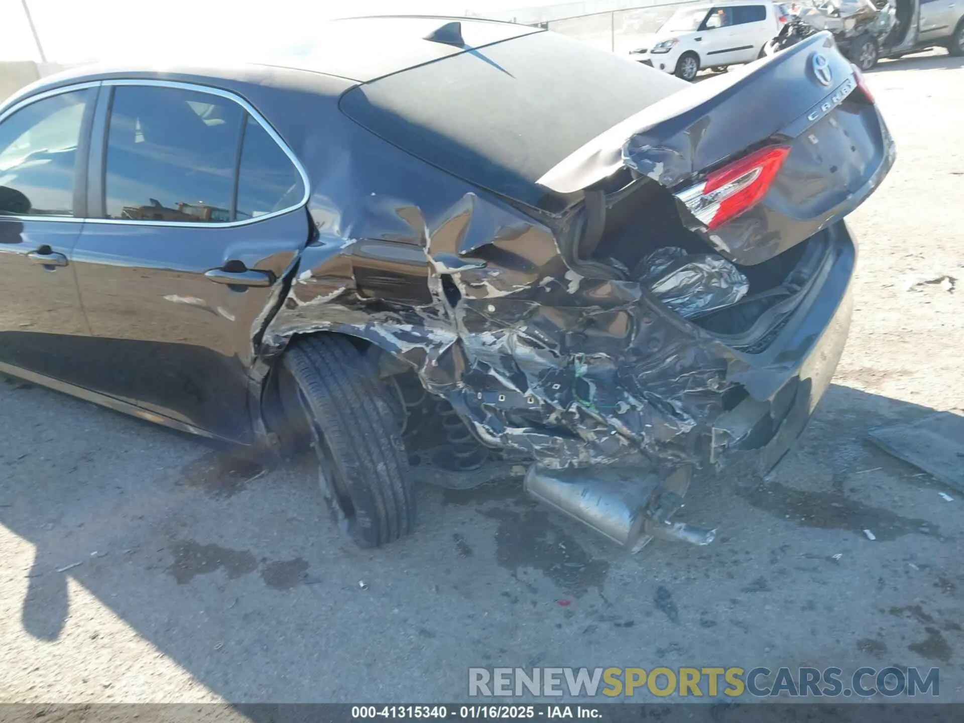 6 Photograph of a damaged car 4T1C31AKXLU011400 TOYOTA CAMRY 2020
