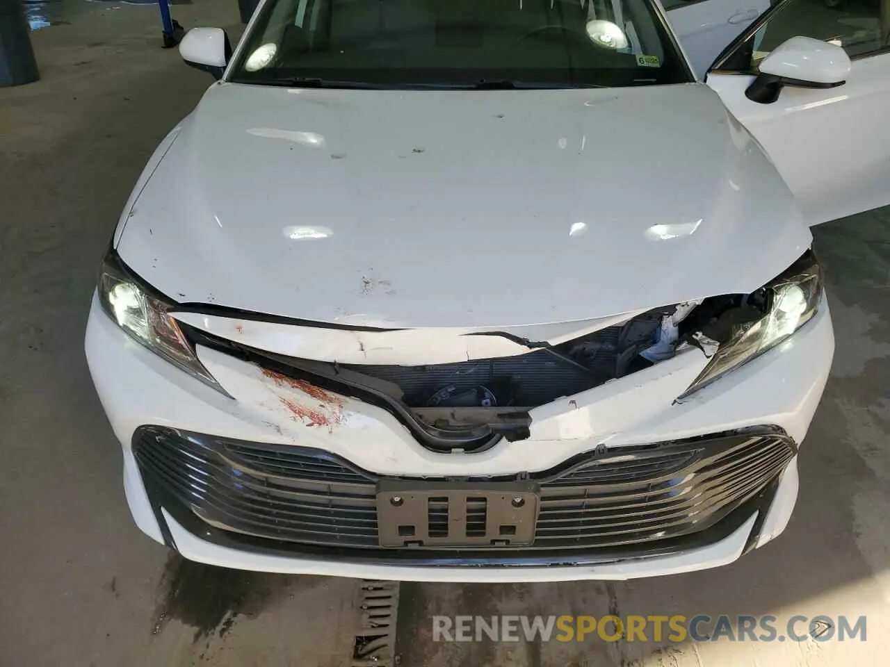 11 Photograph of a damaged car 4T1C31AKXLU011719 TOYOTA CAMRY 2020