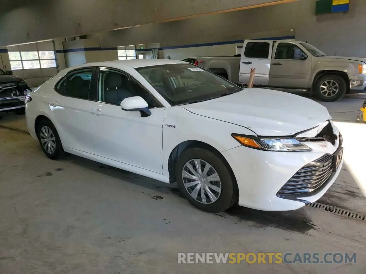 4 Photograph of a damaged car 4T1C31AKXLU011719 TOYOTA CAMRY 2020