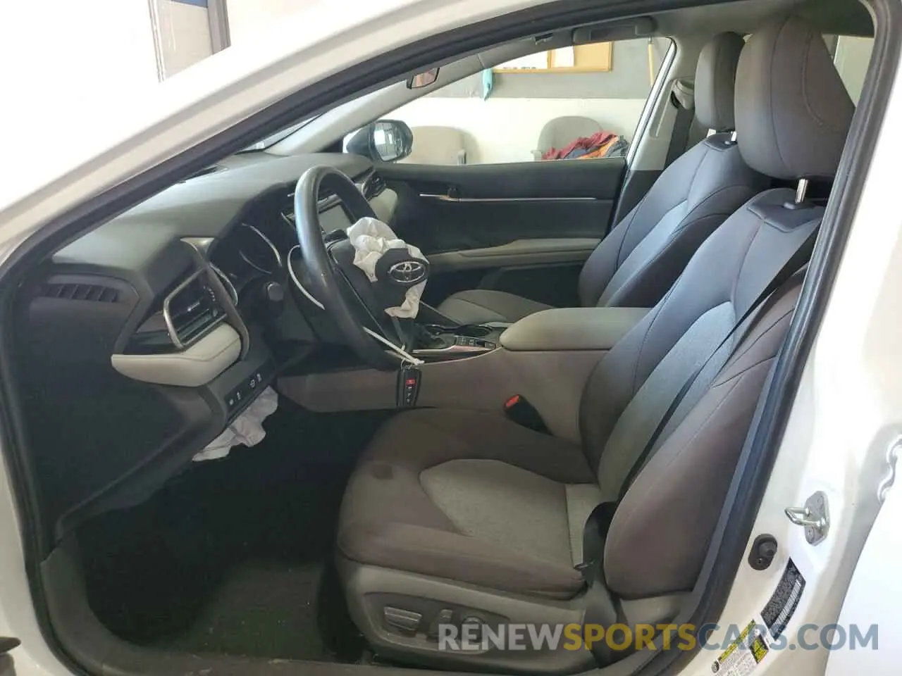 7 Photograph of a damaged car 4T1C31AKXLU011719 TOYOTA CAMRY 2020
