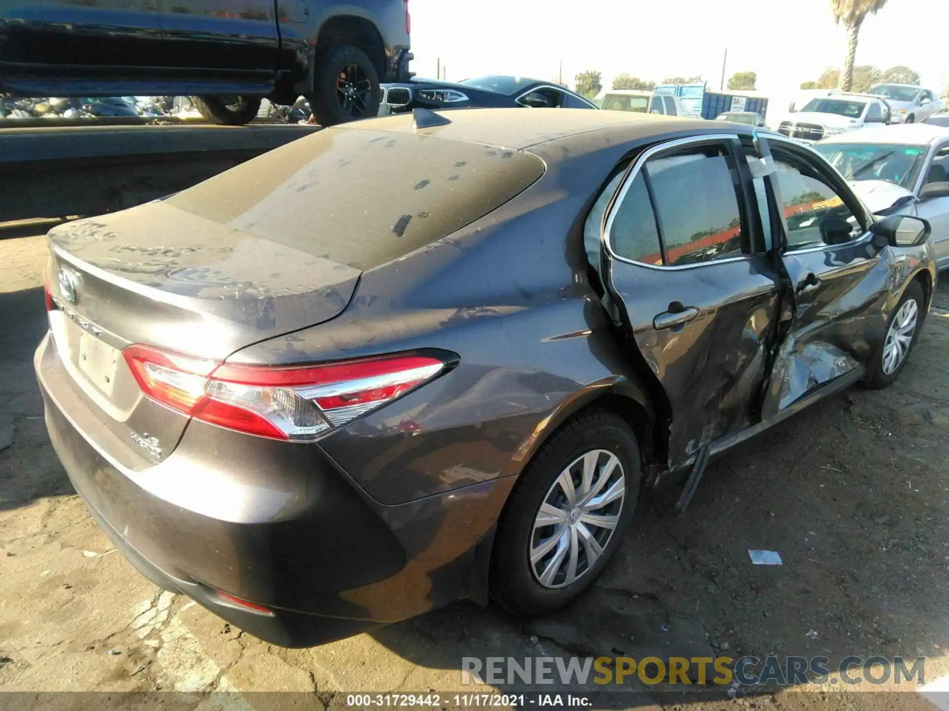 4 Photograph of a damaged car 4T1C31AKXLU013289 TOYOTA CAMRY 2020