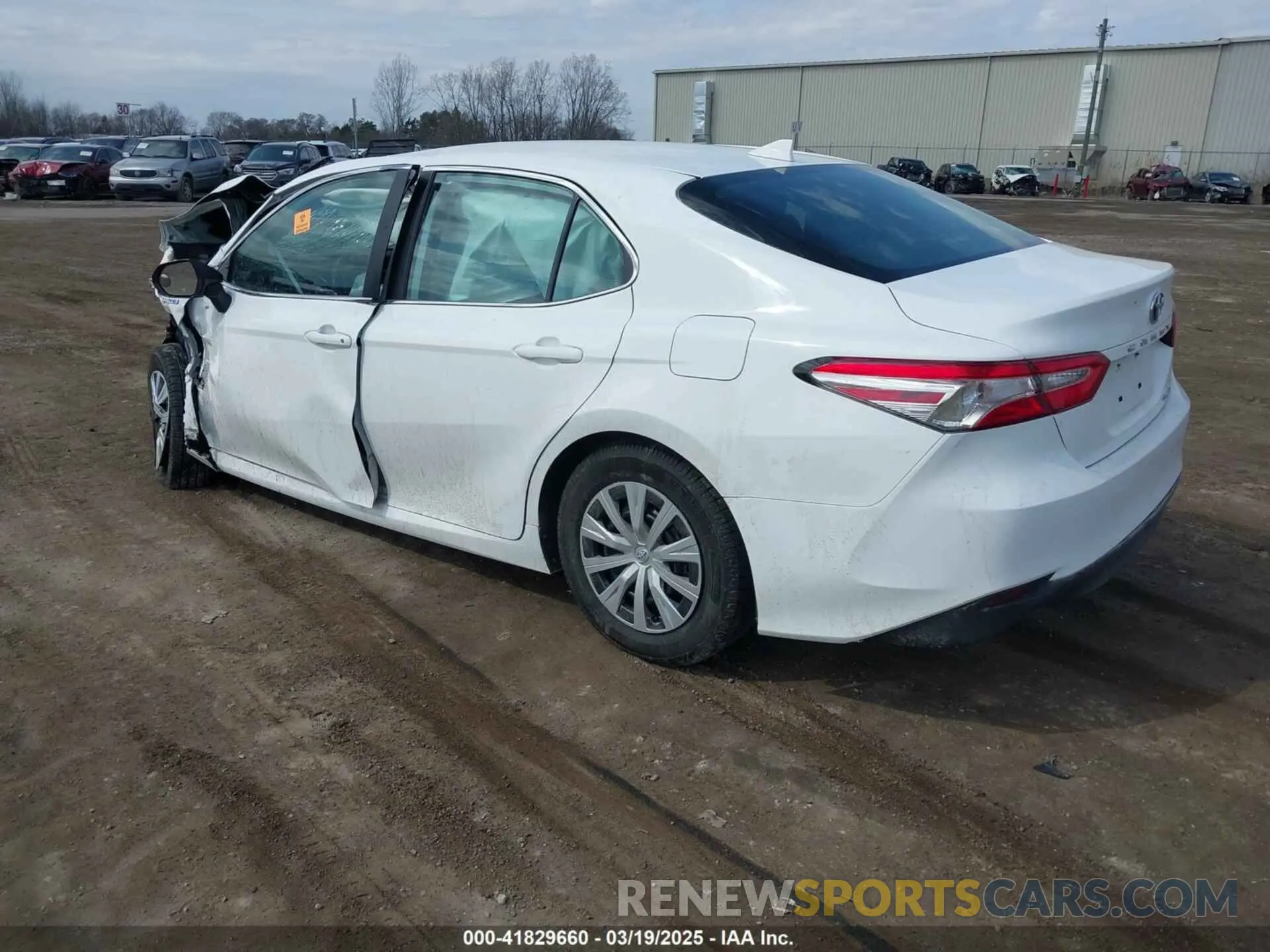 3 Photograph of a damaged car 4T1C31AKXLU019674 TOYOTA CAMRY 2020