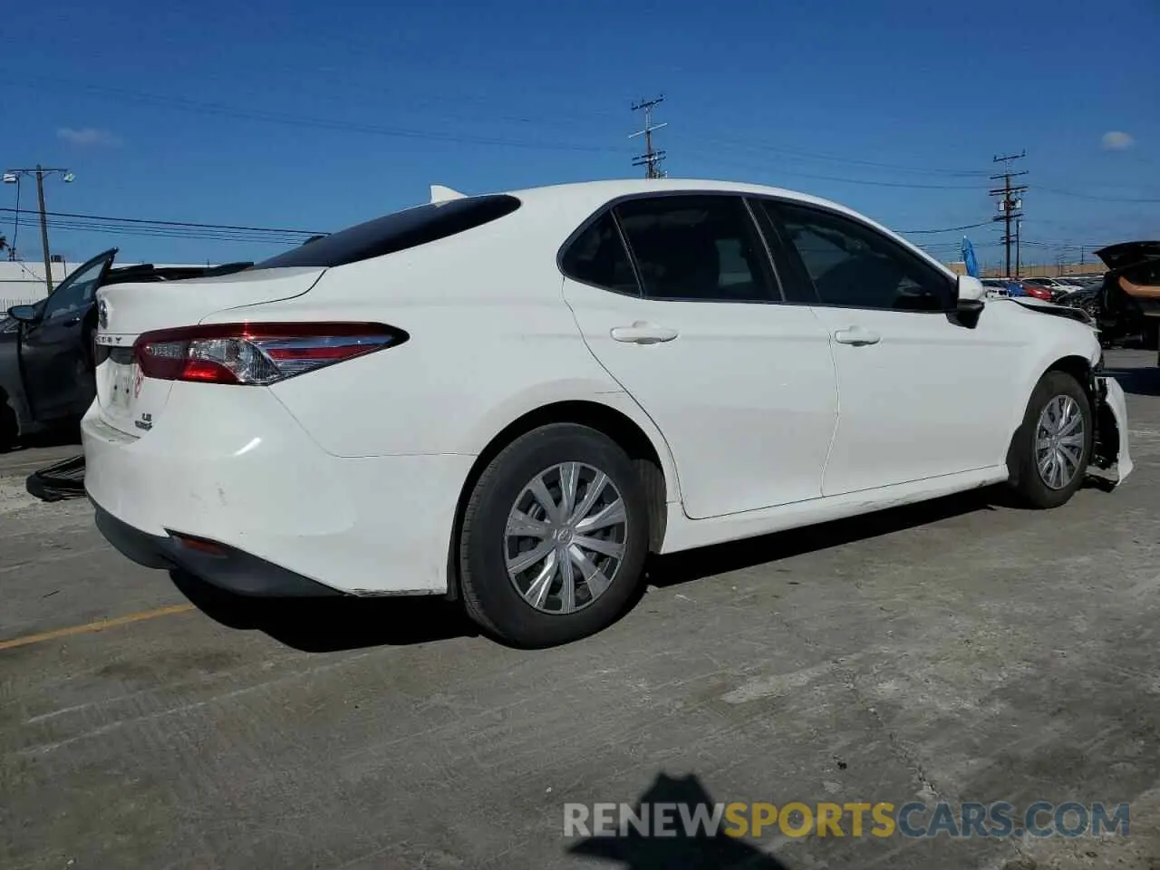 3 Photograph of a damaged car 4T1C31AKXLU526526 TOYOTA CAMRY 2020