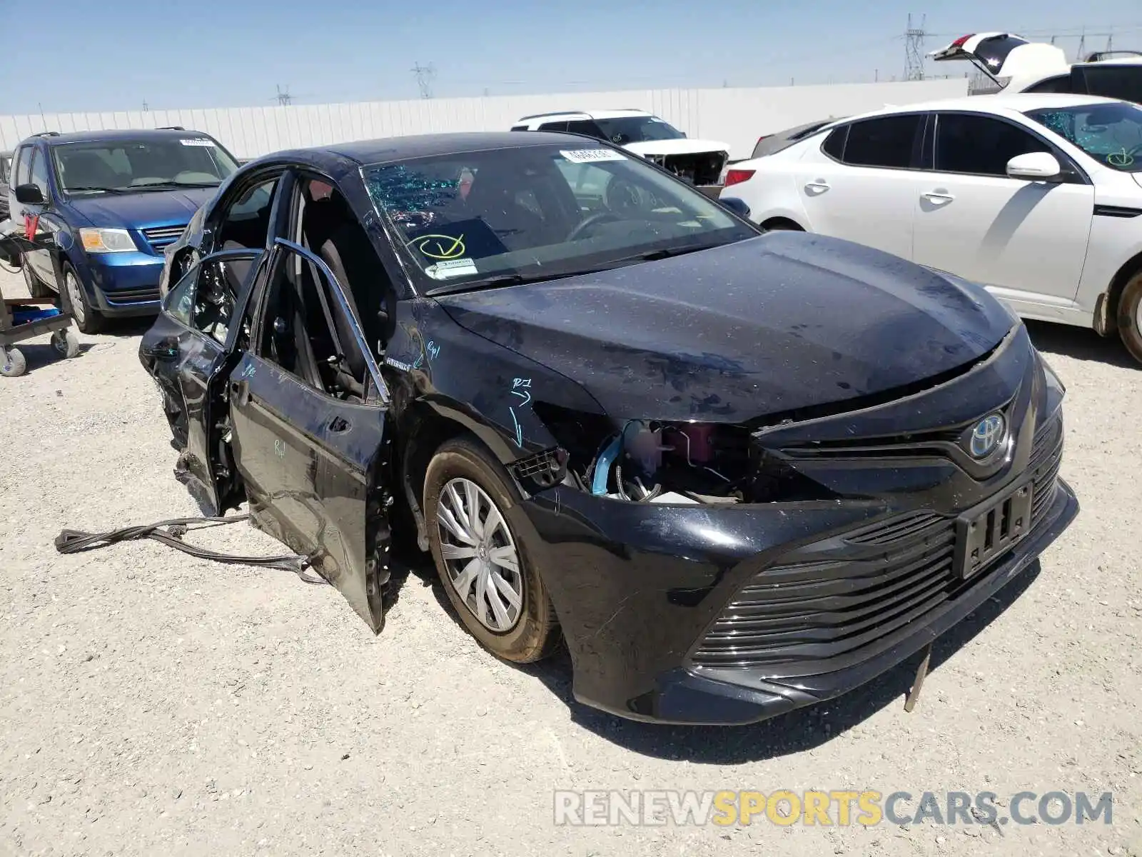 1 Photograph of a damaged car 4T1C31AKXLU528311 TOYOTA CAMRY 2020