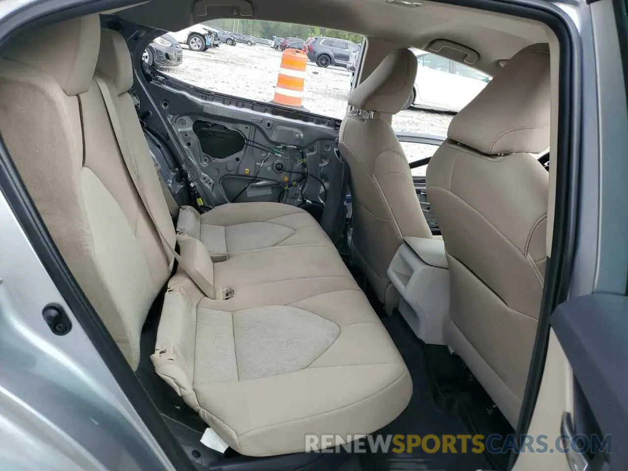 10 Photograph of a damaged car 4T1C31AKXLU536182 TOYOTA CAMRY 2020