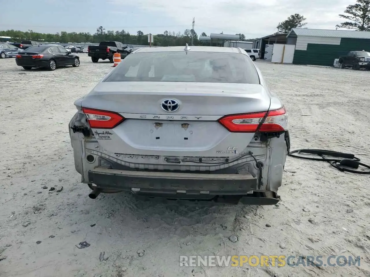 6 Photograph of a damaged car 4T1C31AKXLU536182 TOYOTA CAMRY 2020