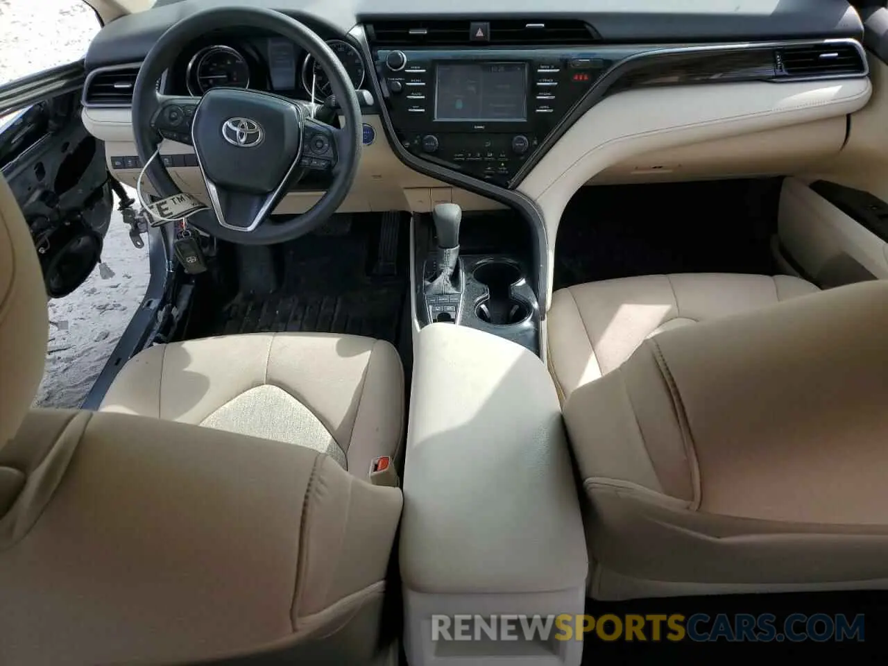 8 Photograph of a damaged car 4T1C31AKXLU536182 TOYOTA CAMRY 2020