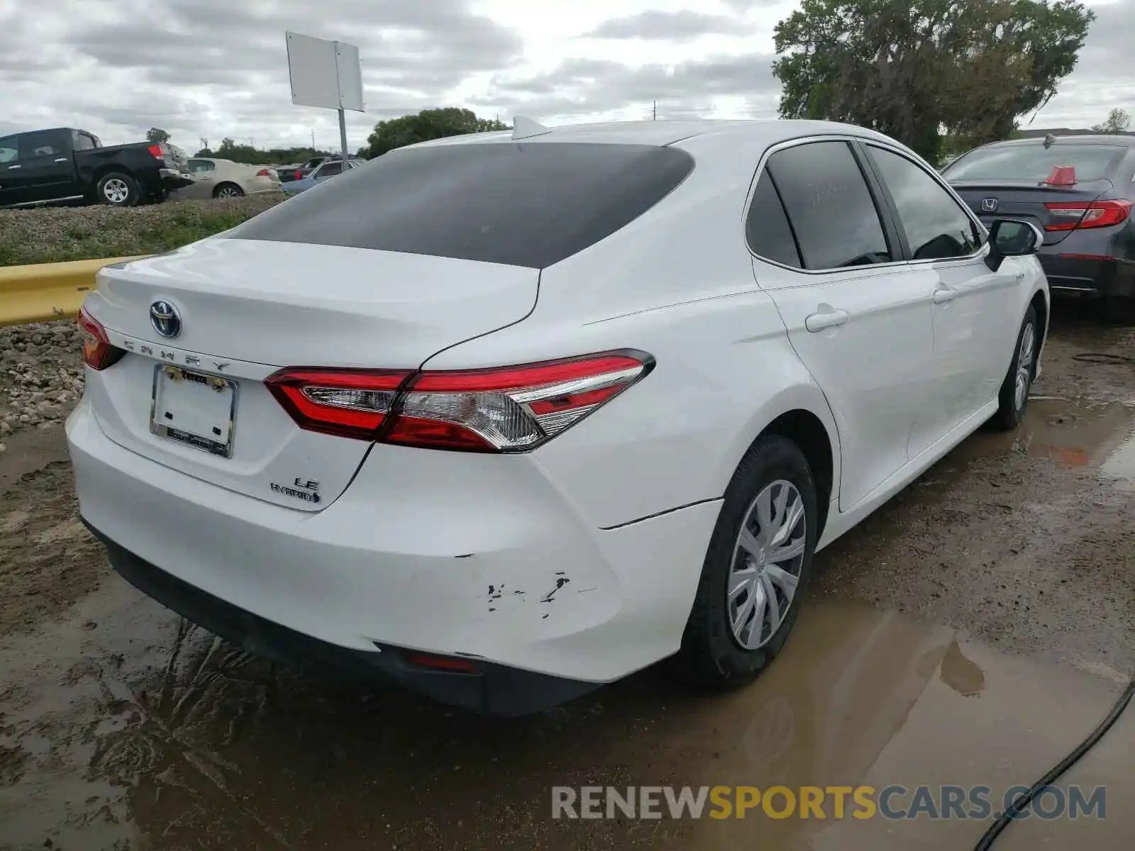 4 Photograph of a damaged car 4T1C31AKXLU542841 TOYOTA CAMRY 2020