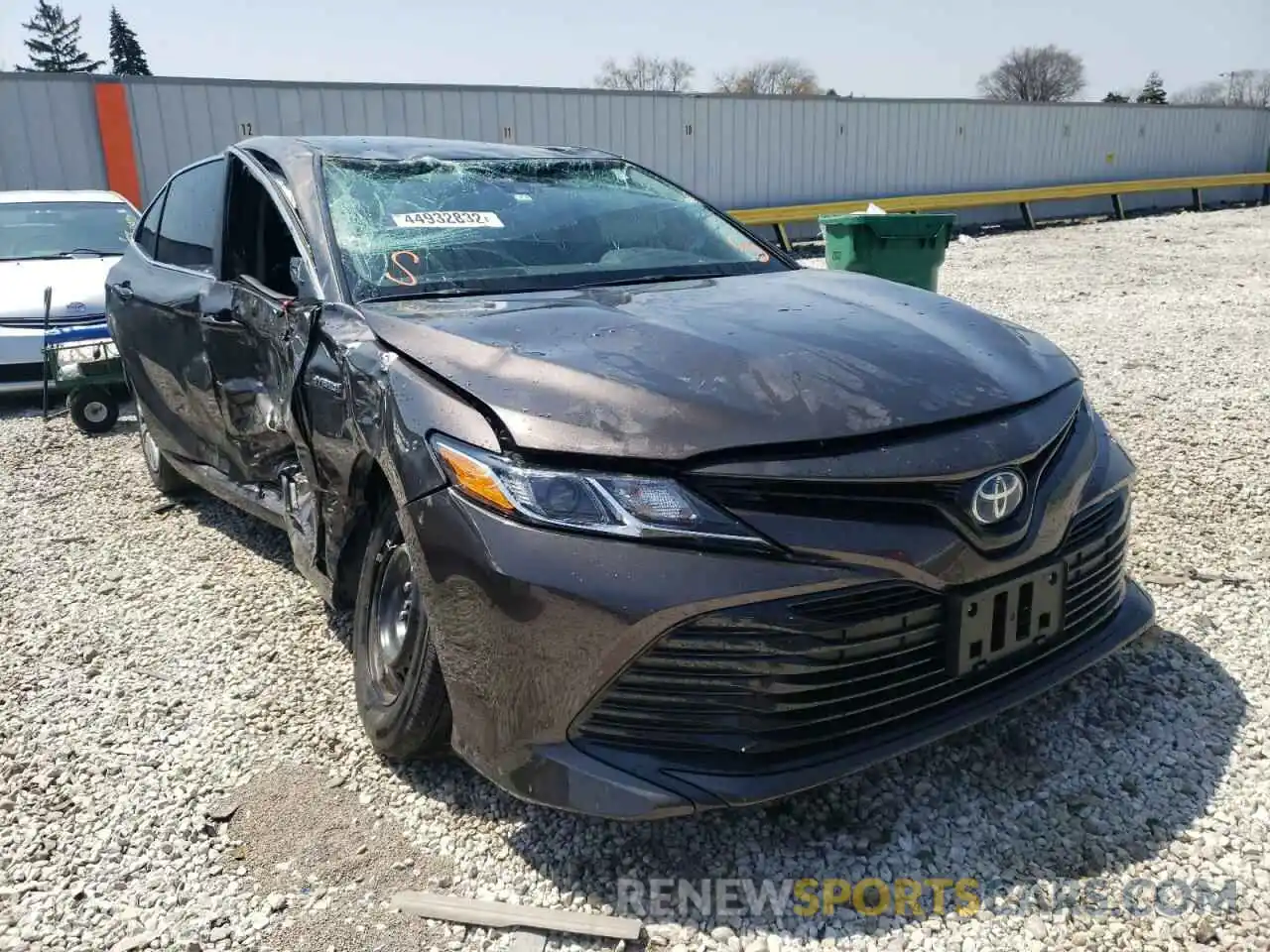 1 Photograph of a damaged car 4T1E31AK1LU528304 TOYOTA CAMRY 2020