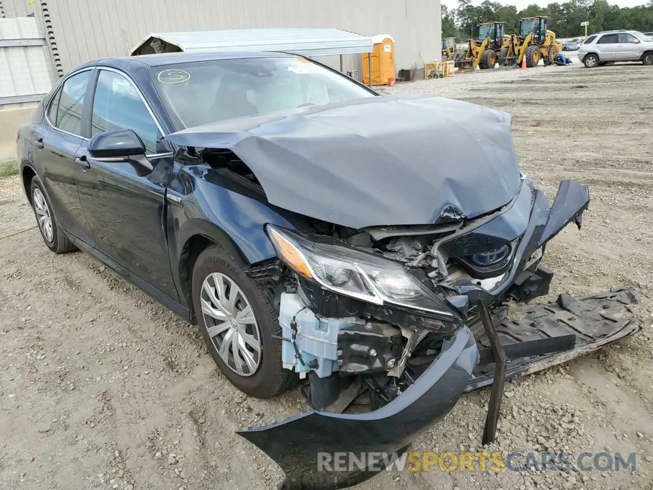 1 Photograph of a damaged car 4T1E31AK2LU010265 TOYOTA CAMRY 2020