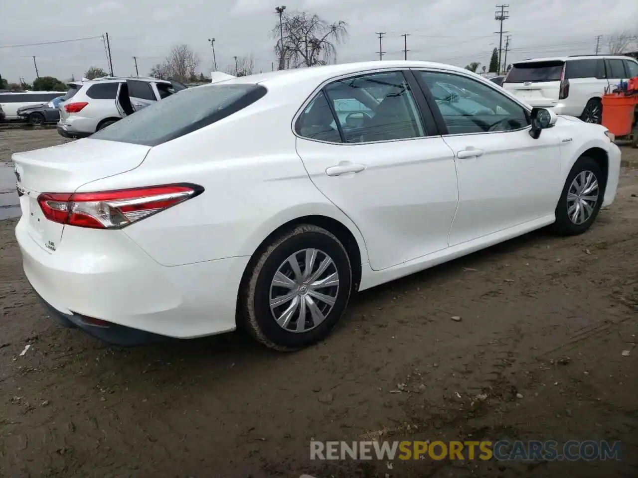 3 Photograph of a damaged car 4T1E31AK5LU011569 TOYOTA CAMRY 2020