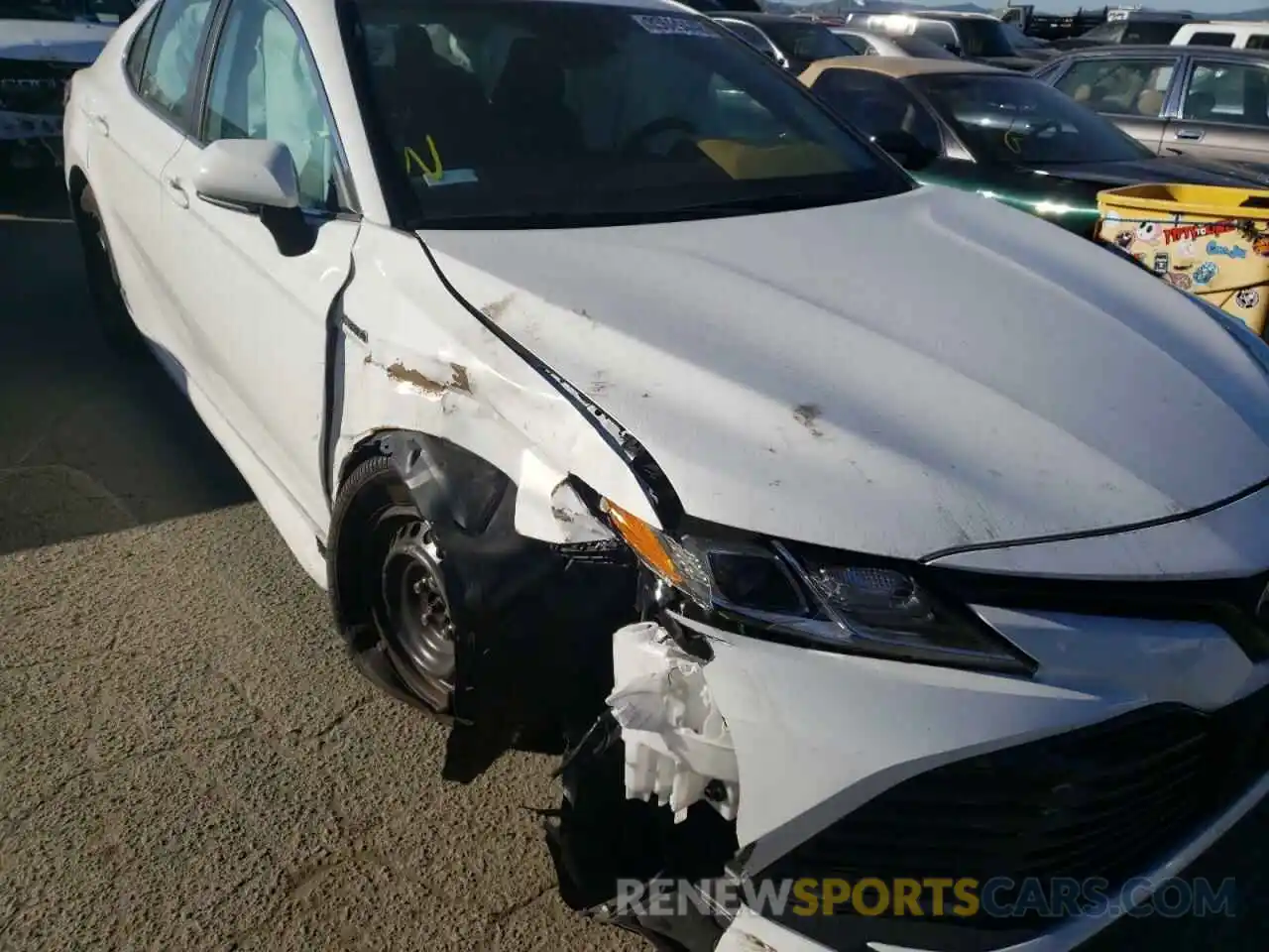 9 Photograph of a damaged car 4T1E31AK7LU010472 TOYOTA CAMRY 2020