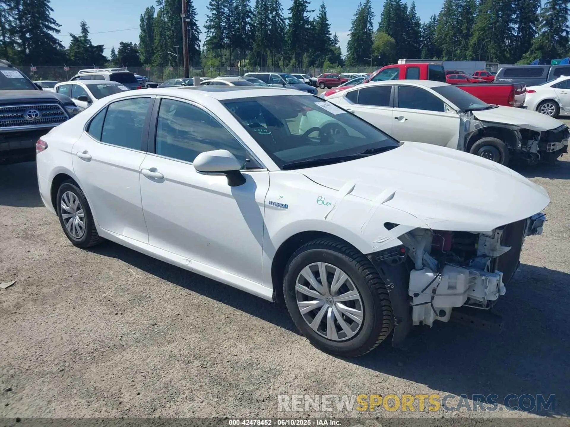 1 Photograph of a damaged car 4T1E31AK8LU529949 TOYOTA CAMRY 2020