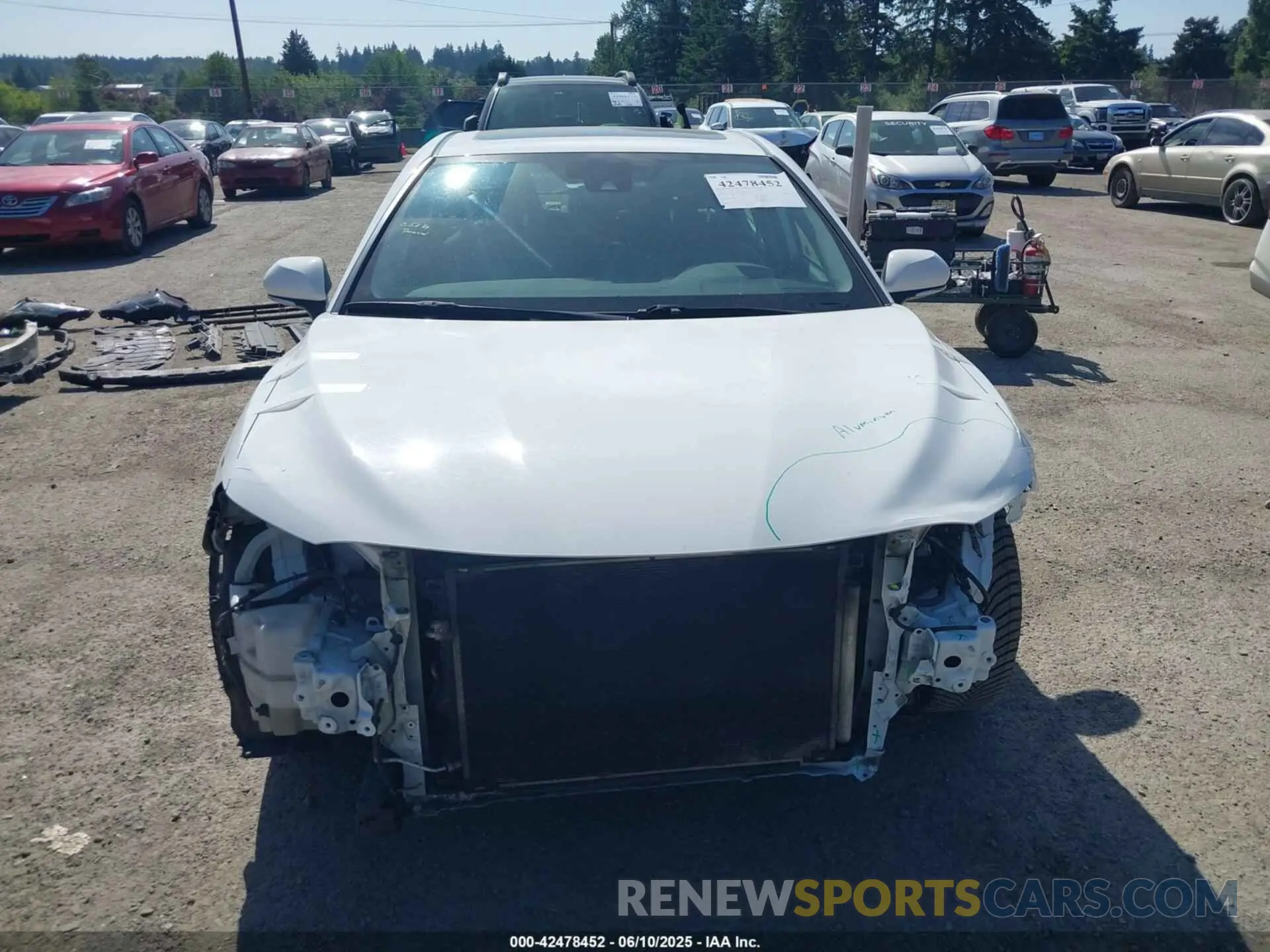 13 Photograph of a damaged car 4T1E31AK8LU529949 TOYOTA CAMRY 2020