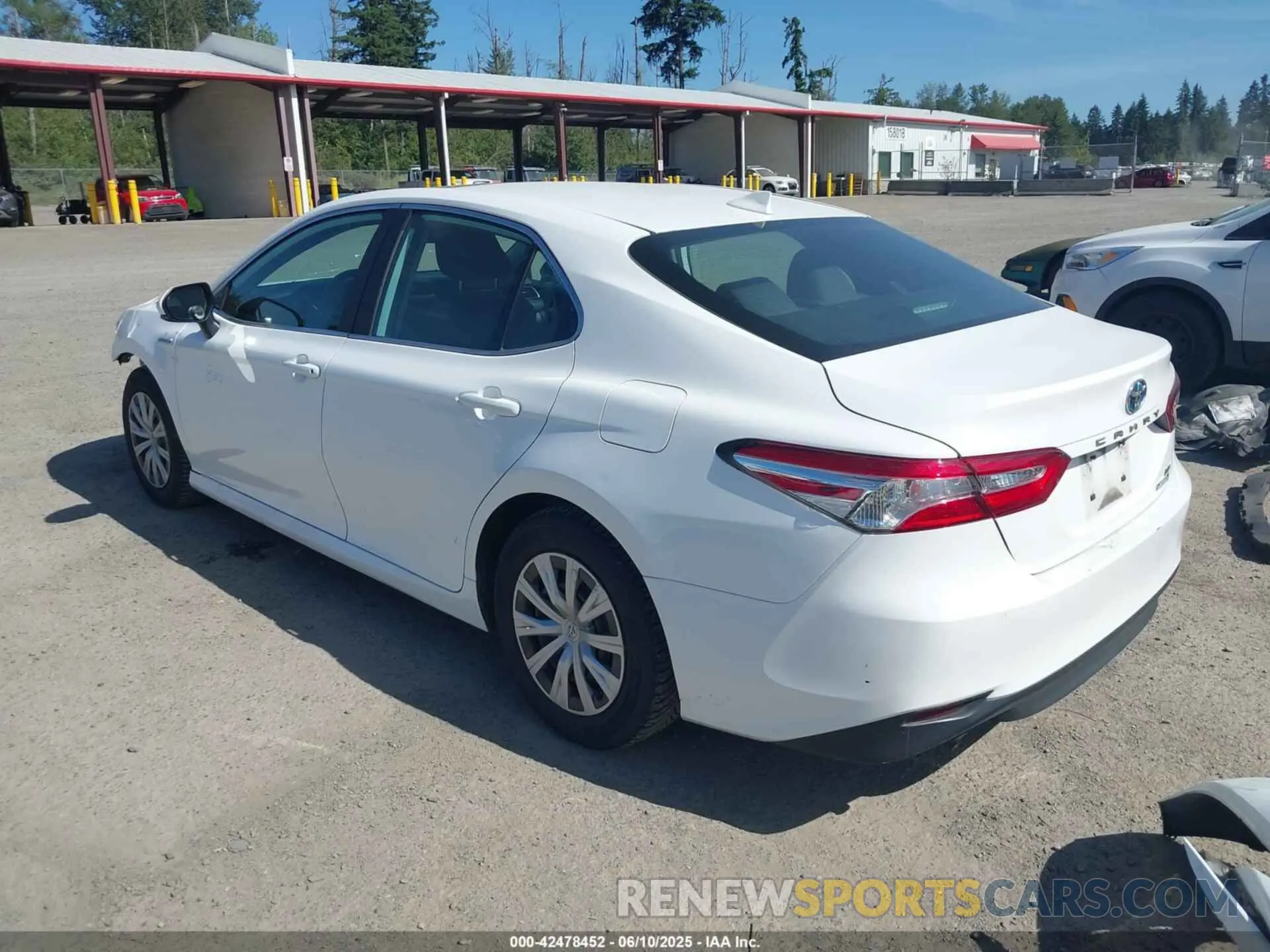 3 Photograph of a damaged car 4T1E31AK8LU529949 TOYOTA CAMRY 2020