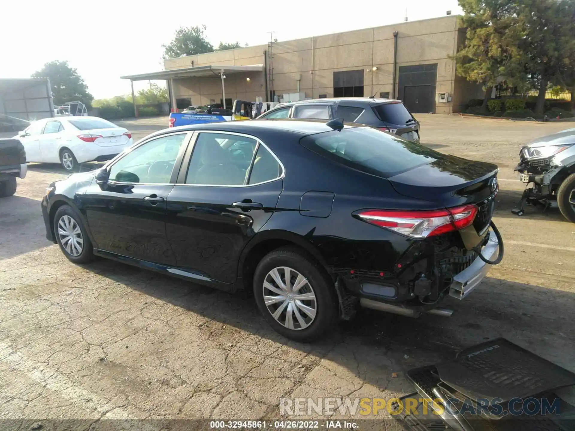 3 Photograph of a damaged car 4T1E31AK9LU019397 TOYOTA CAMRY 2020