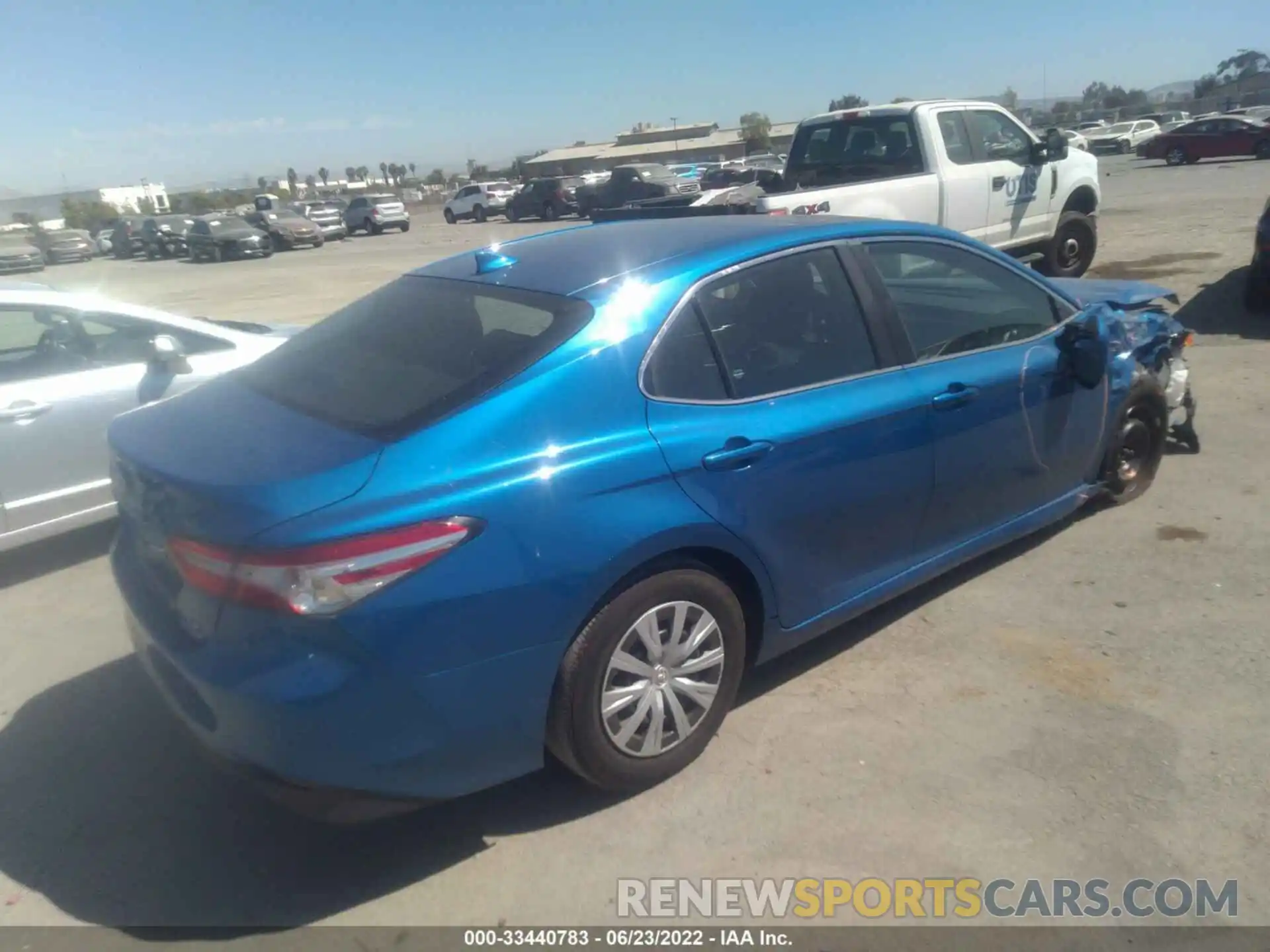 4 Photograph of a damaged car 4T1E31AKXLU009137 TOYOTA CAMRY 2020