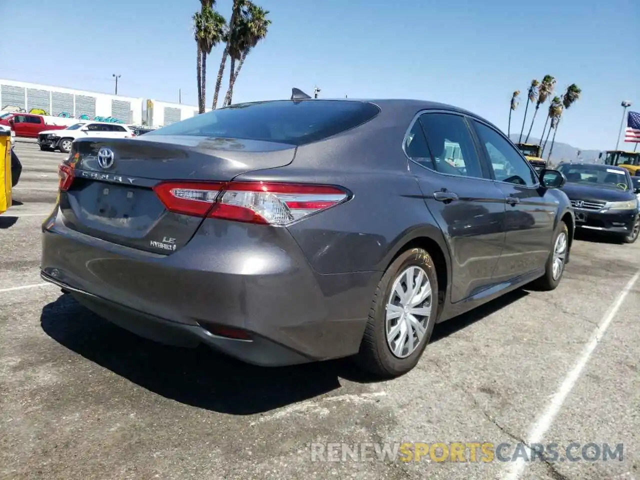 4 Photograph of a damaged car 4T1E31AKXLU010501 TOYOTA CAMRY 2020