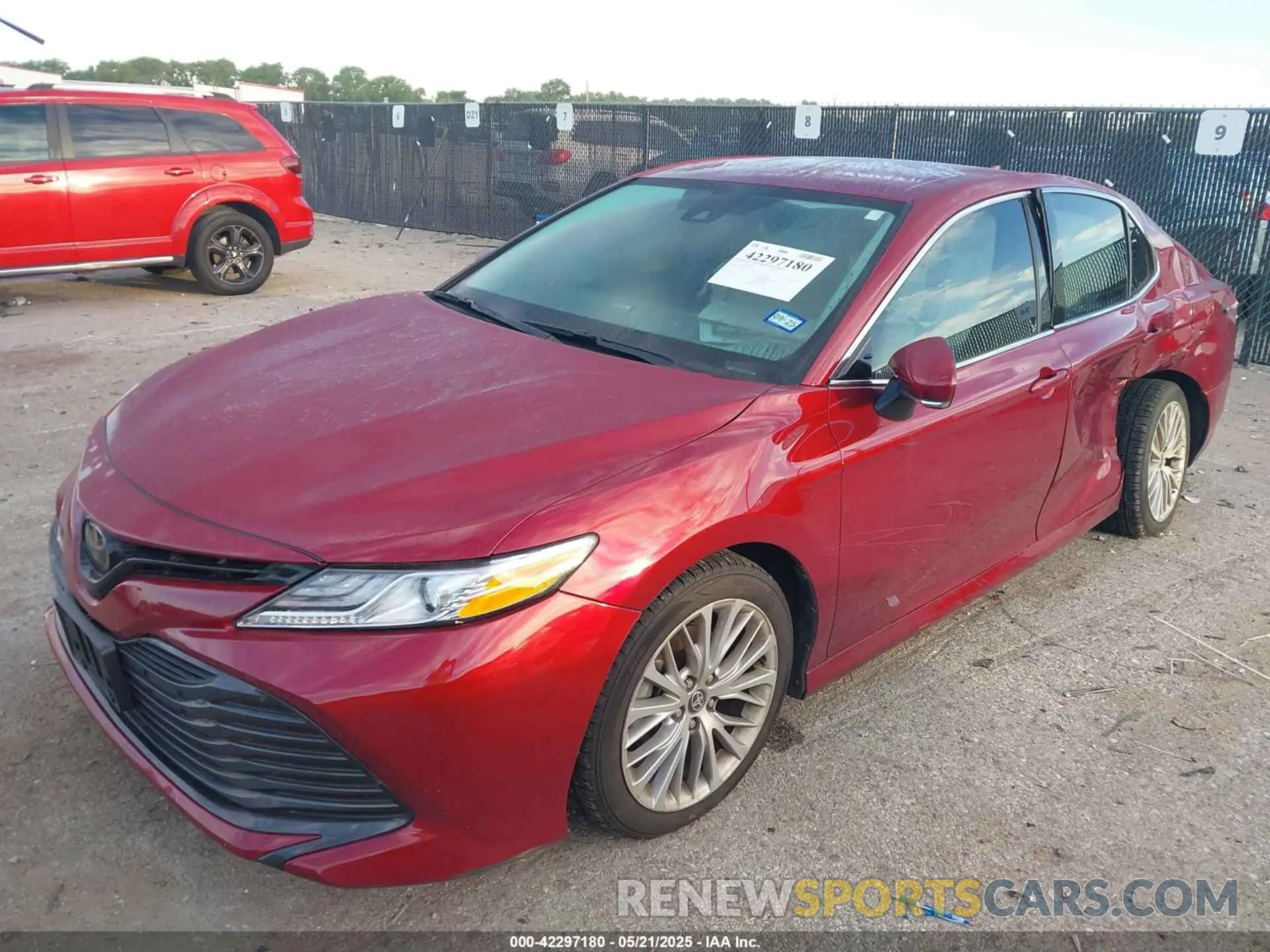 2 Photograph of a damaged car 4T1F11AK0LU388143 TOYOTA CAMRY 2020