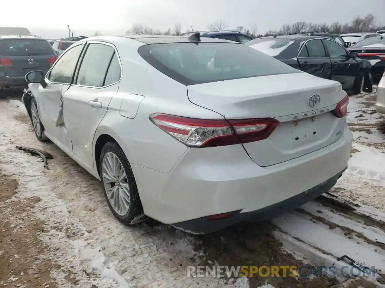 3 Photograph of a damaged car 4T1F11AK0LU887914 TOYOTA CAMRY 2020