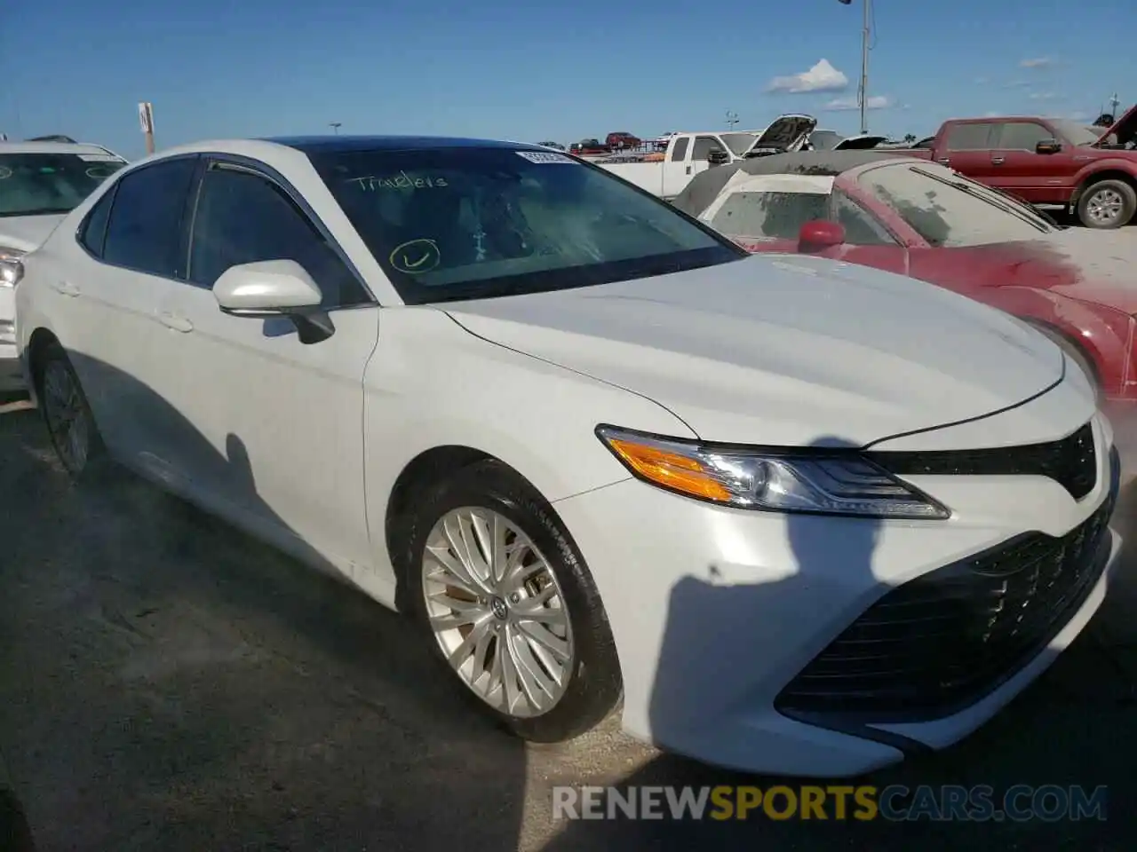 1 Photograph of a damaged car 4T1F11AK0LU908647 TOYOTA CAMRY 2020