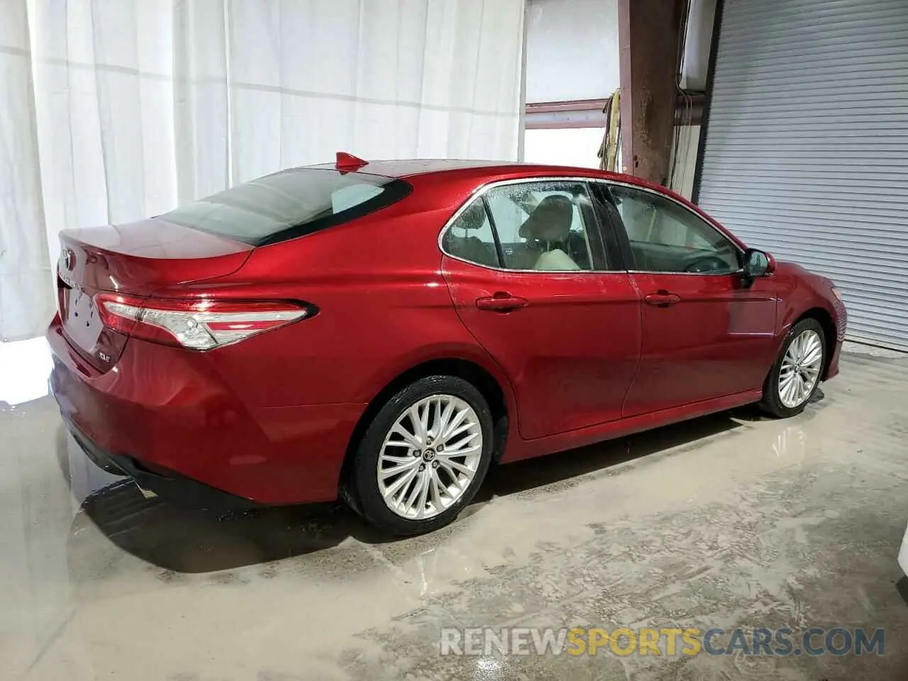 3 Photograph of a damaged car 4T1F11AK1LU300927 TOYOTA CAMRY 2020
