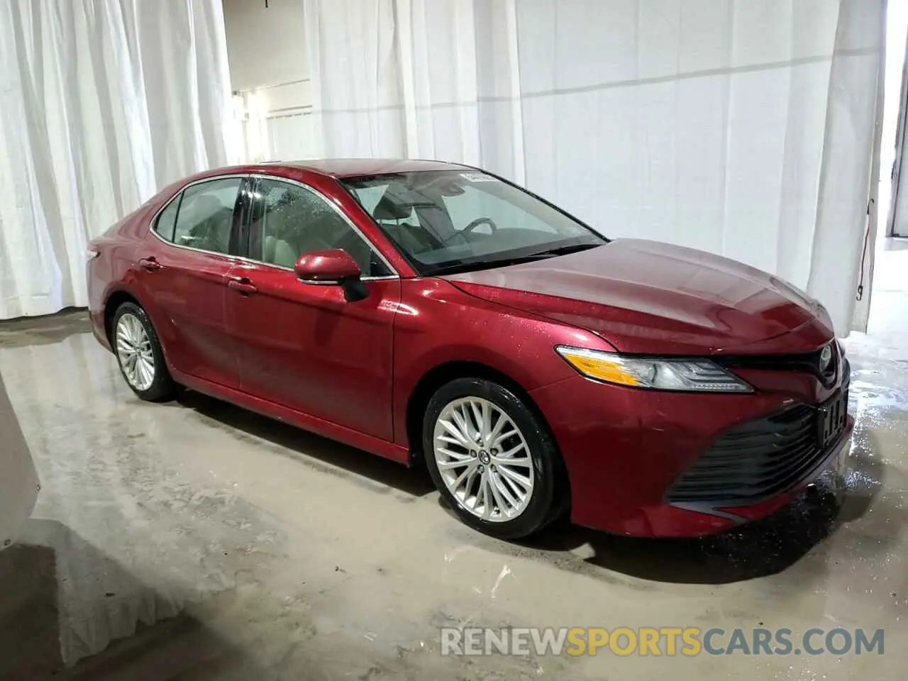 4 Photograph of a damaged car 4T1F11AK1LU300927 TOYOTA CAMRY 2020