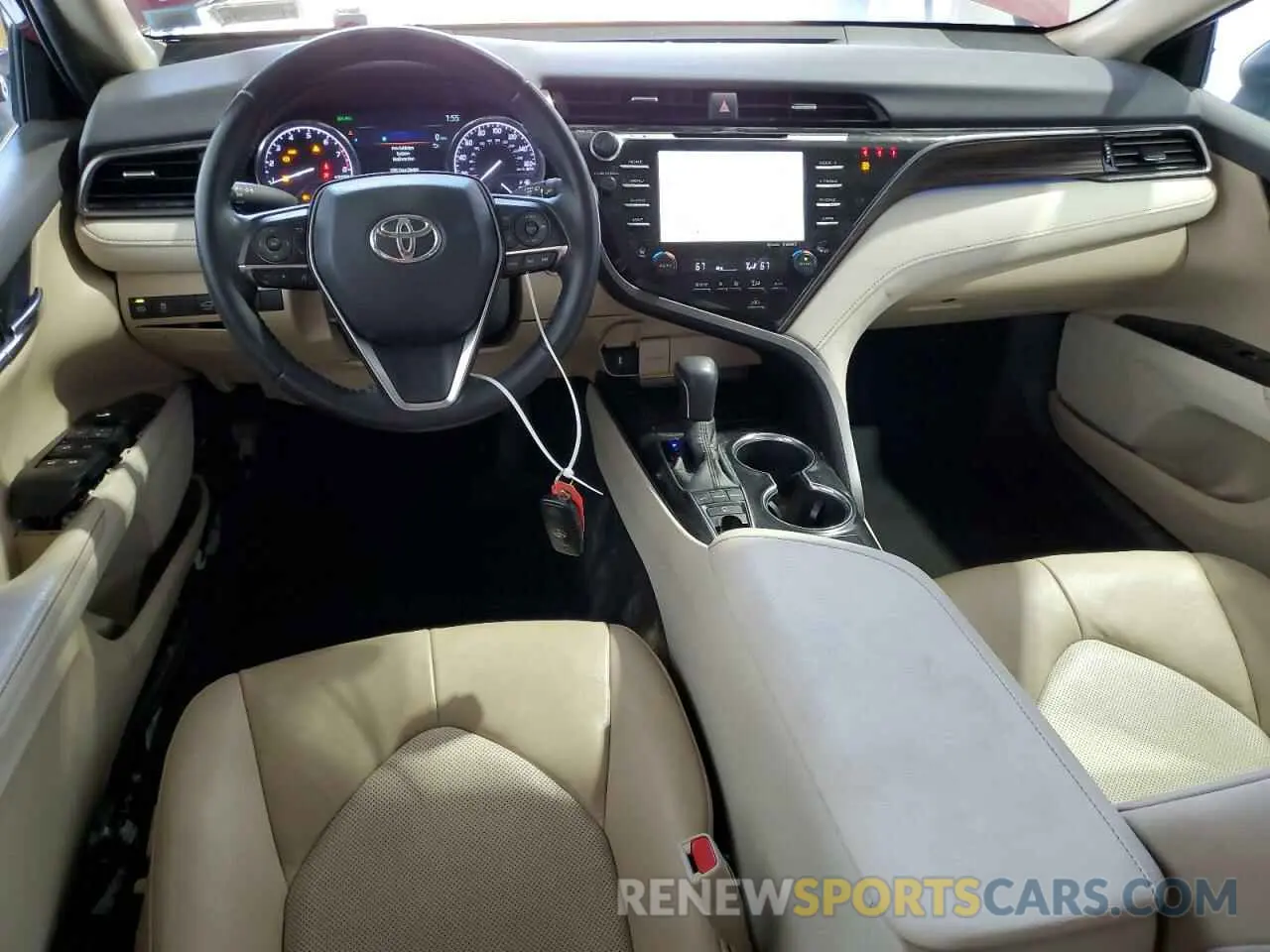 8 Photograph of a damaged car 4T1F11AK1LU300927 TOYOTA CAMRY 2020