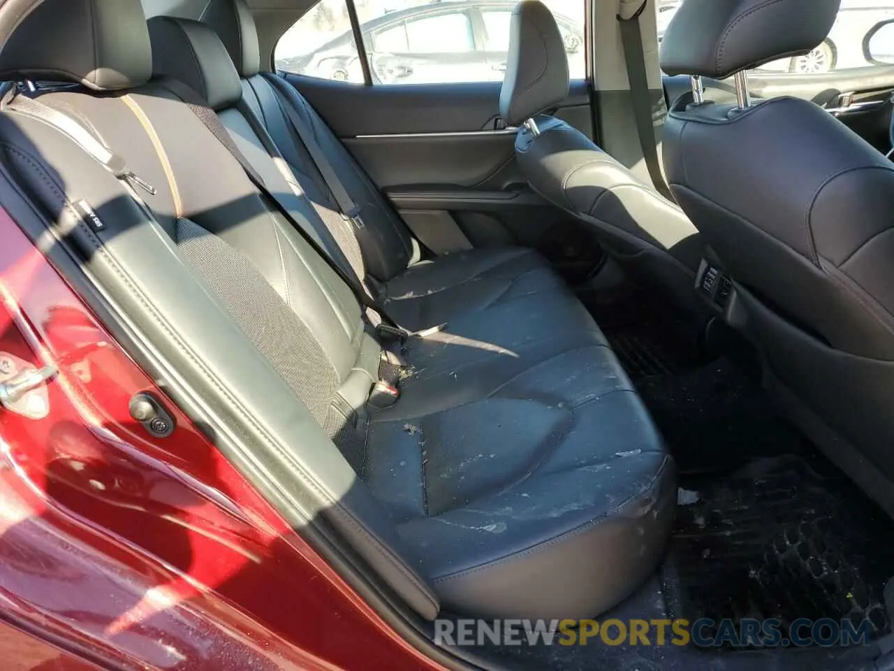 10 Photograph of a damaged car 4T1F11AK1LU303715 TOYOTA CAMRY 2020