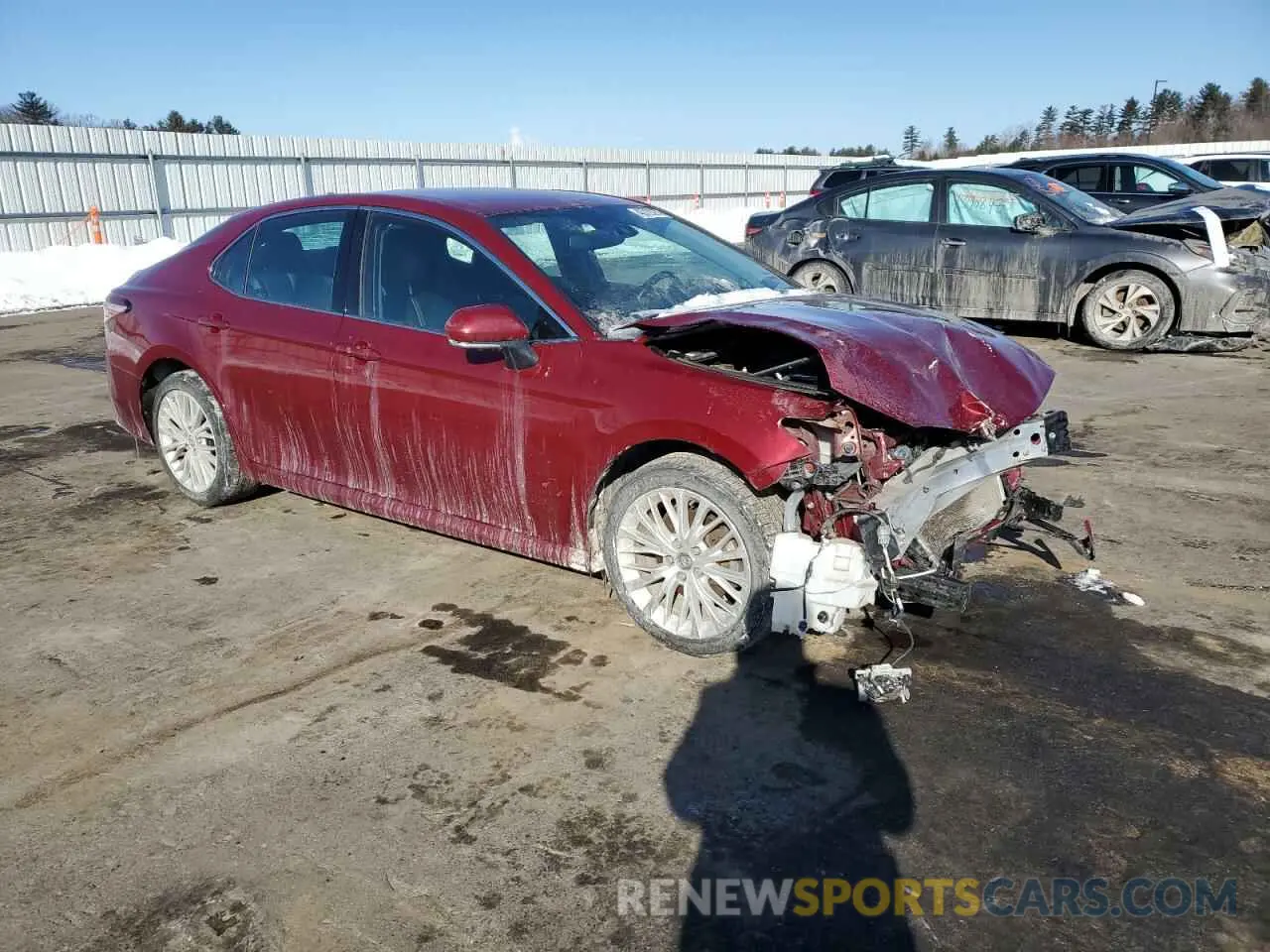 4 Photograph of a damaged car 4T1F11AK1LU303715 TOYOTA CAMRY 2020