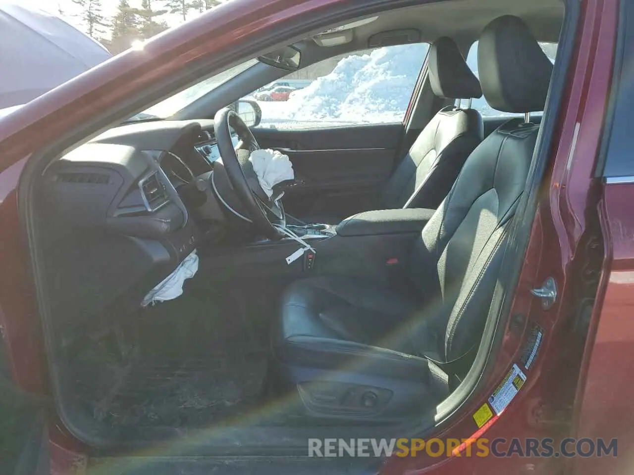 7 Photograph of a damaged car 4T1F11AK1LU303715 TOYOTA CAMRY 2020