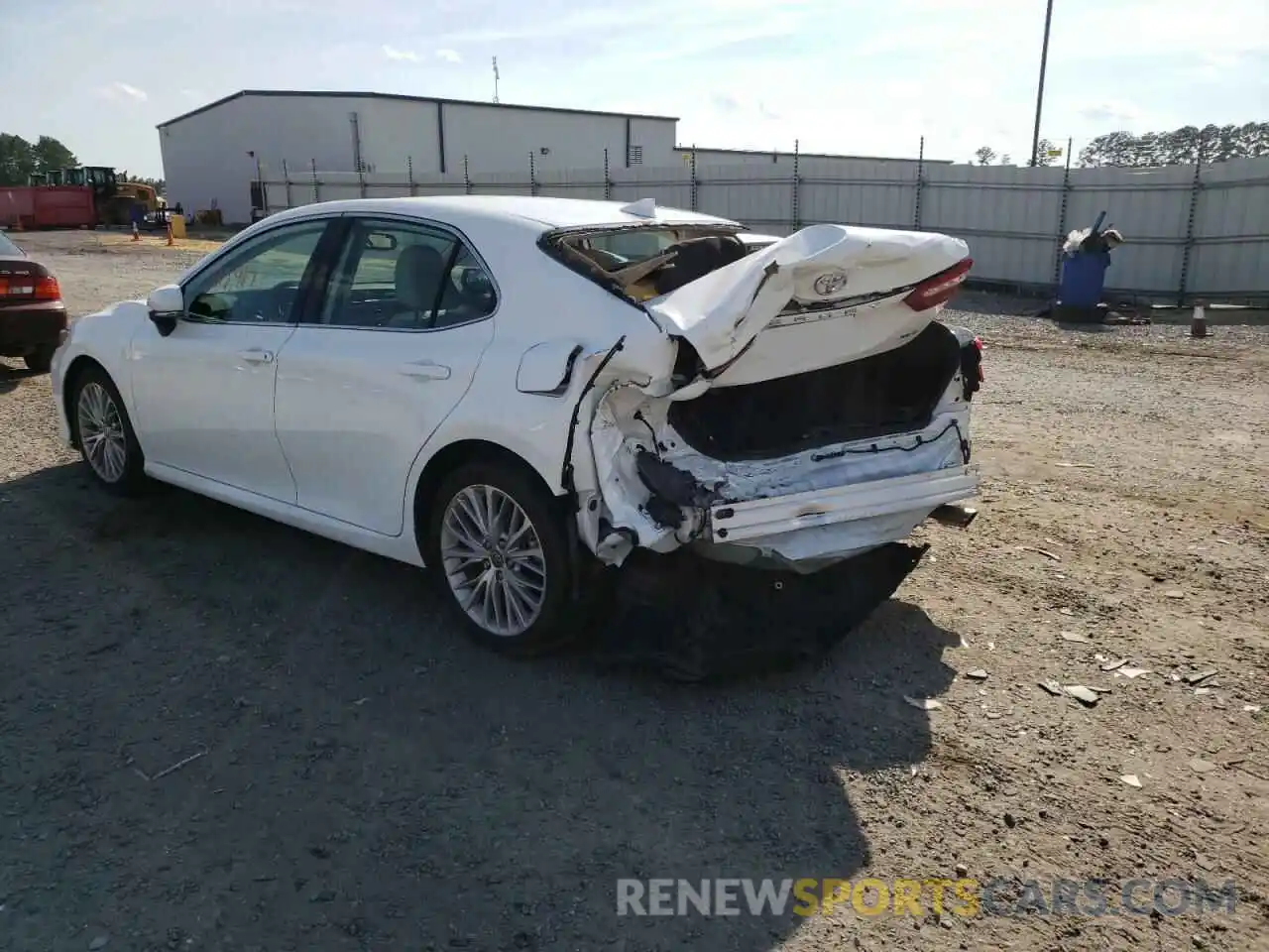 3 Photograph of a damaged car 4T1F11AK1LU365454 TOYOTA CAMRY 2020