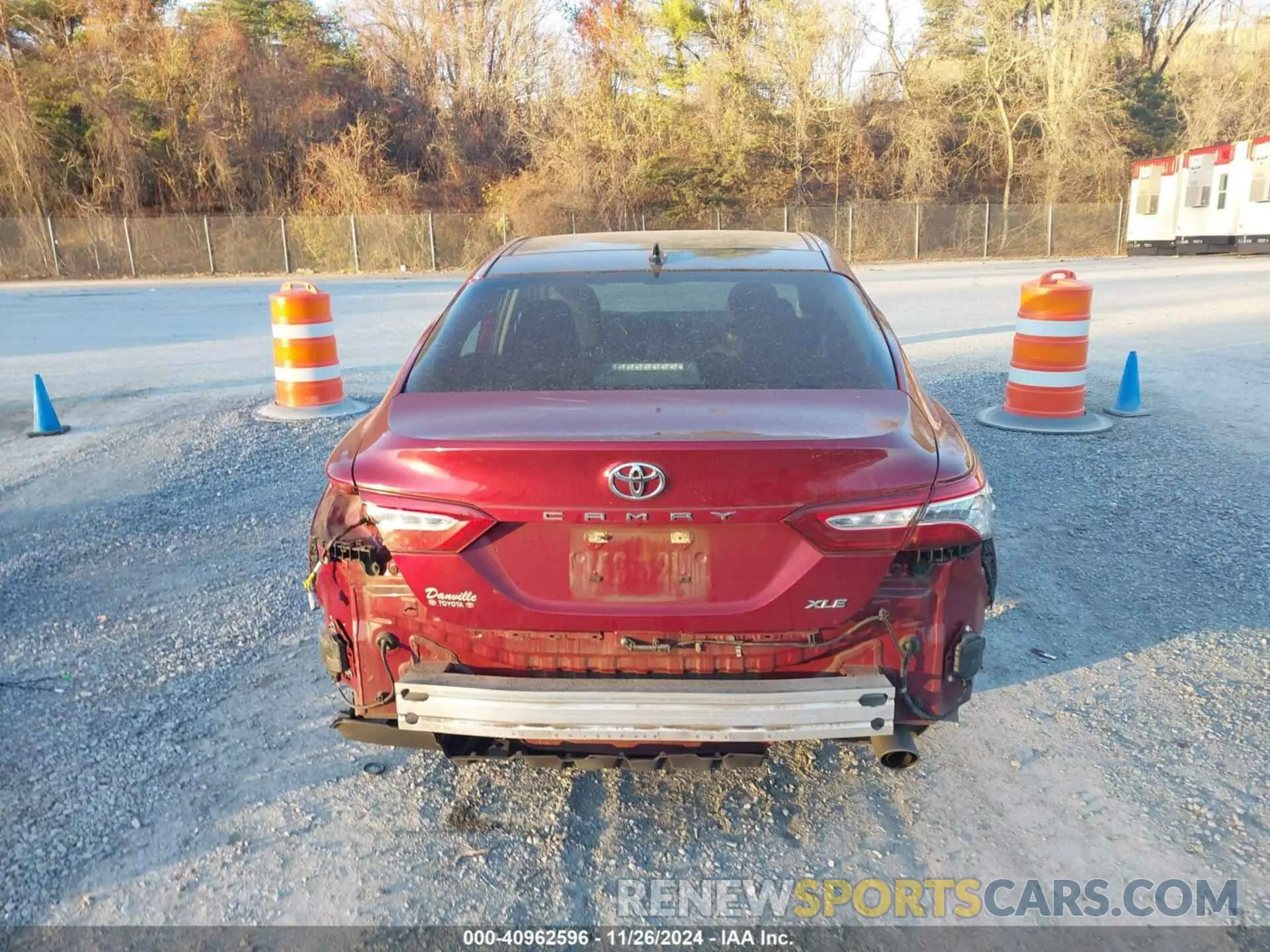 17 Photograph of a damaged car 4T1F11AK1LU503641 TOYOTA CAMRY 2020