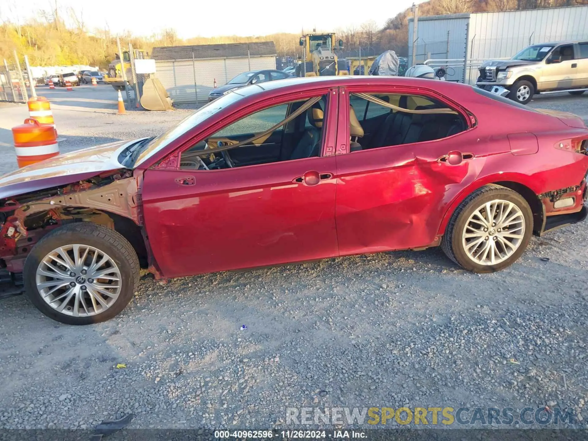 6 Photograph of a damaged car 4T1F11AK1LU503641 TOYOTA CAMRY 2020