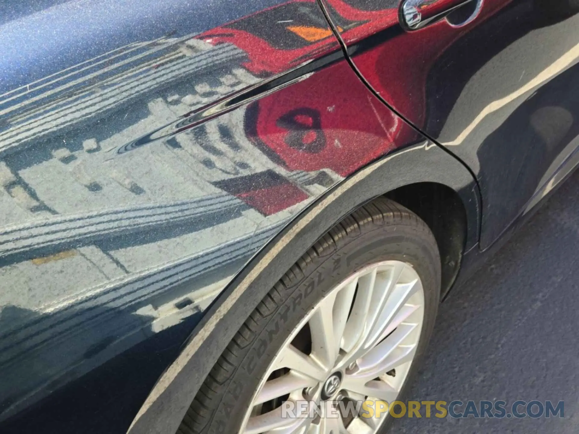 39 Photograph of a damaged car 4T1F11AK1LU857756 TOYOTA CAMRY 2020