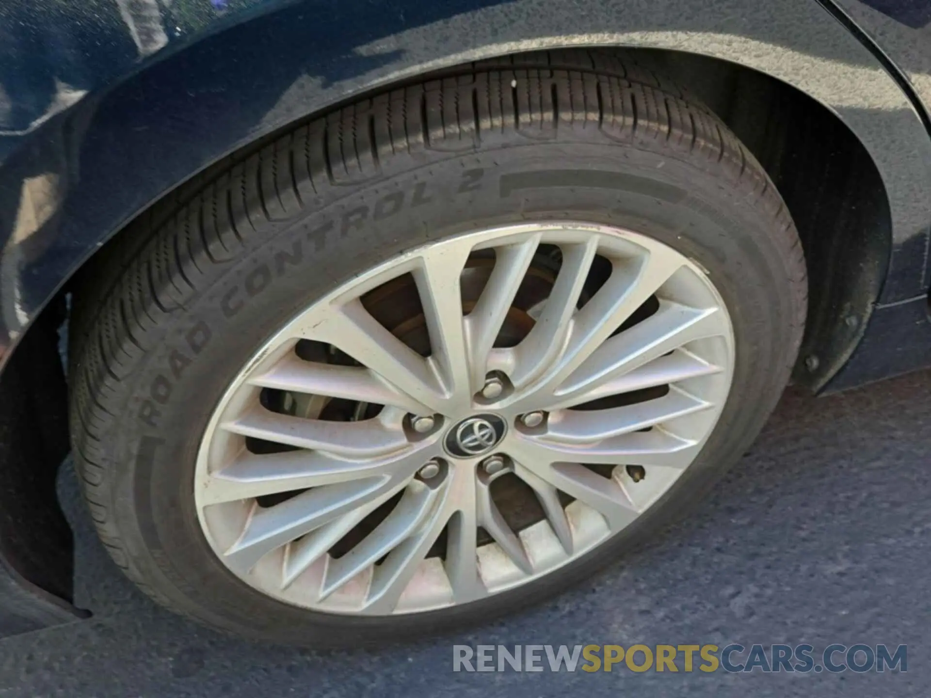9 Photograph of a damaged car 4T1F11AK1LU857756 TOYOTA CAMRY 2020
